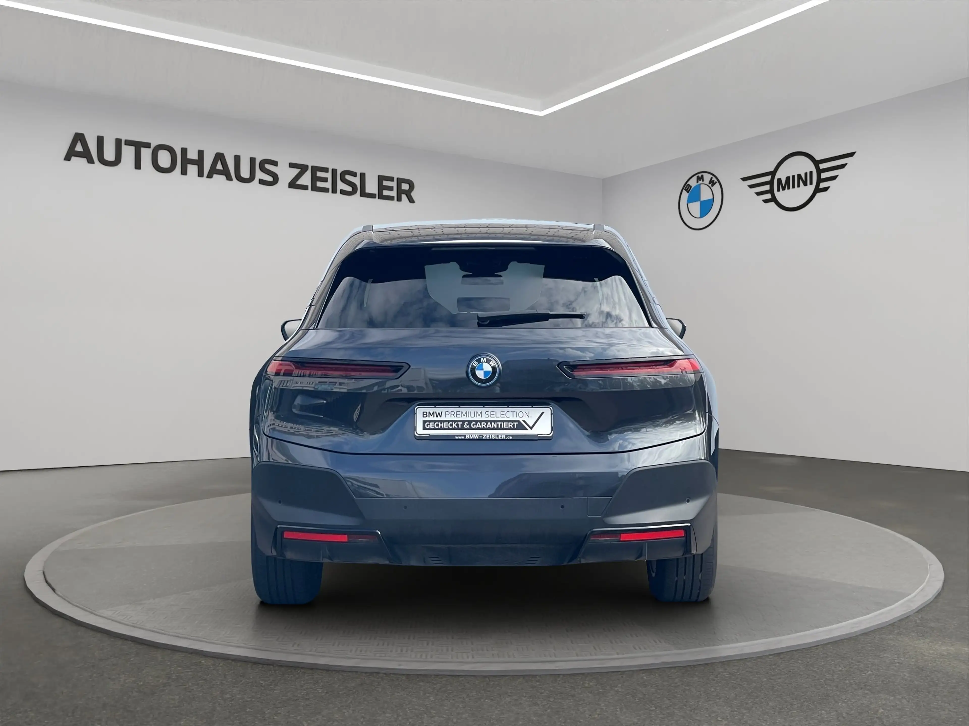 BMW iX xDrive40 PanoDach 360°Kamera HarmanKardon — photo 6