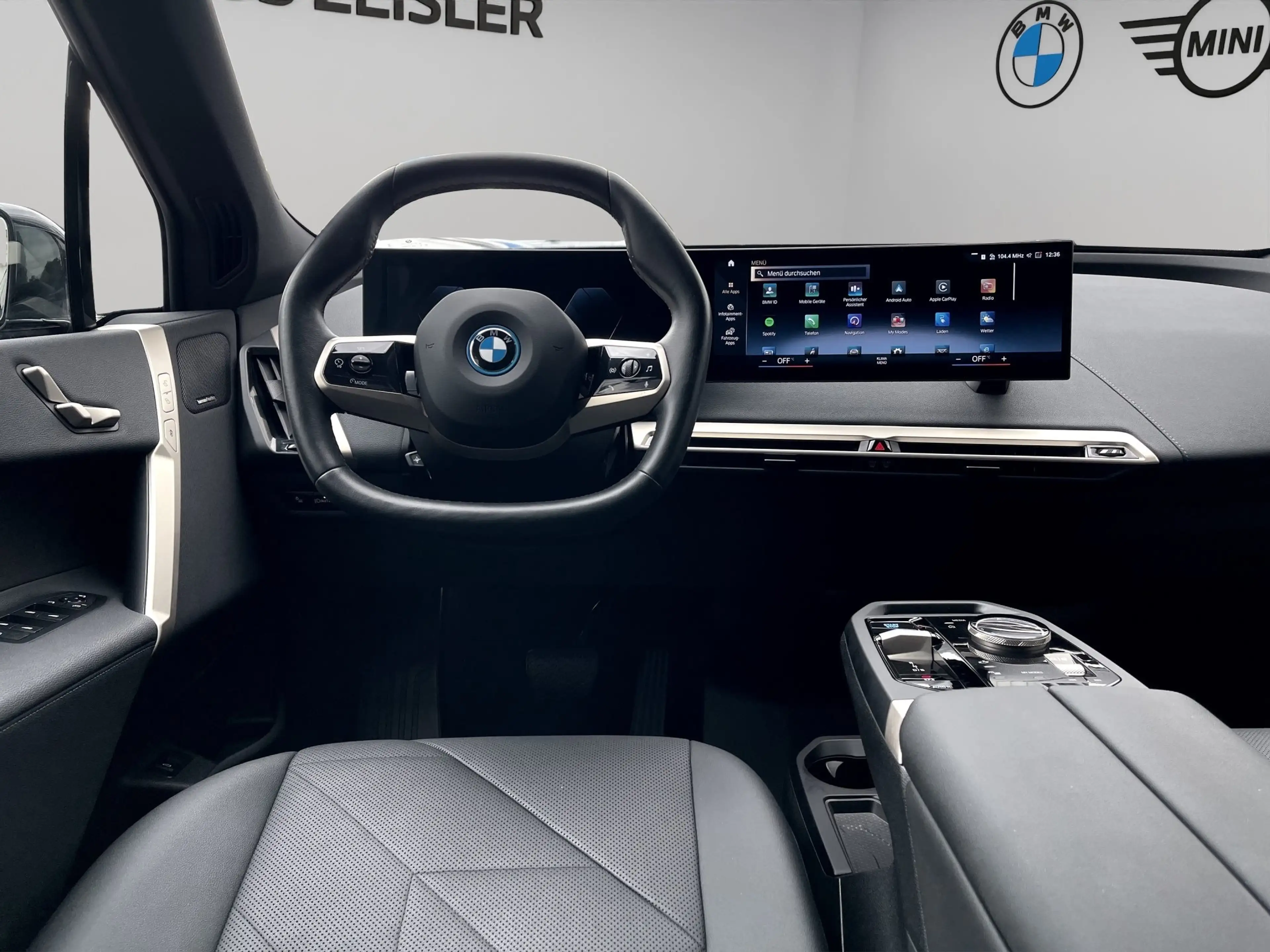 BMW iX xDrive40 PanoDach 360°Kamera HarmanKardon — photo 11