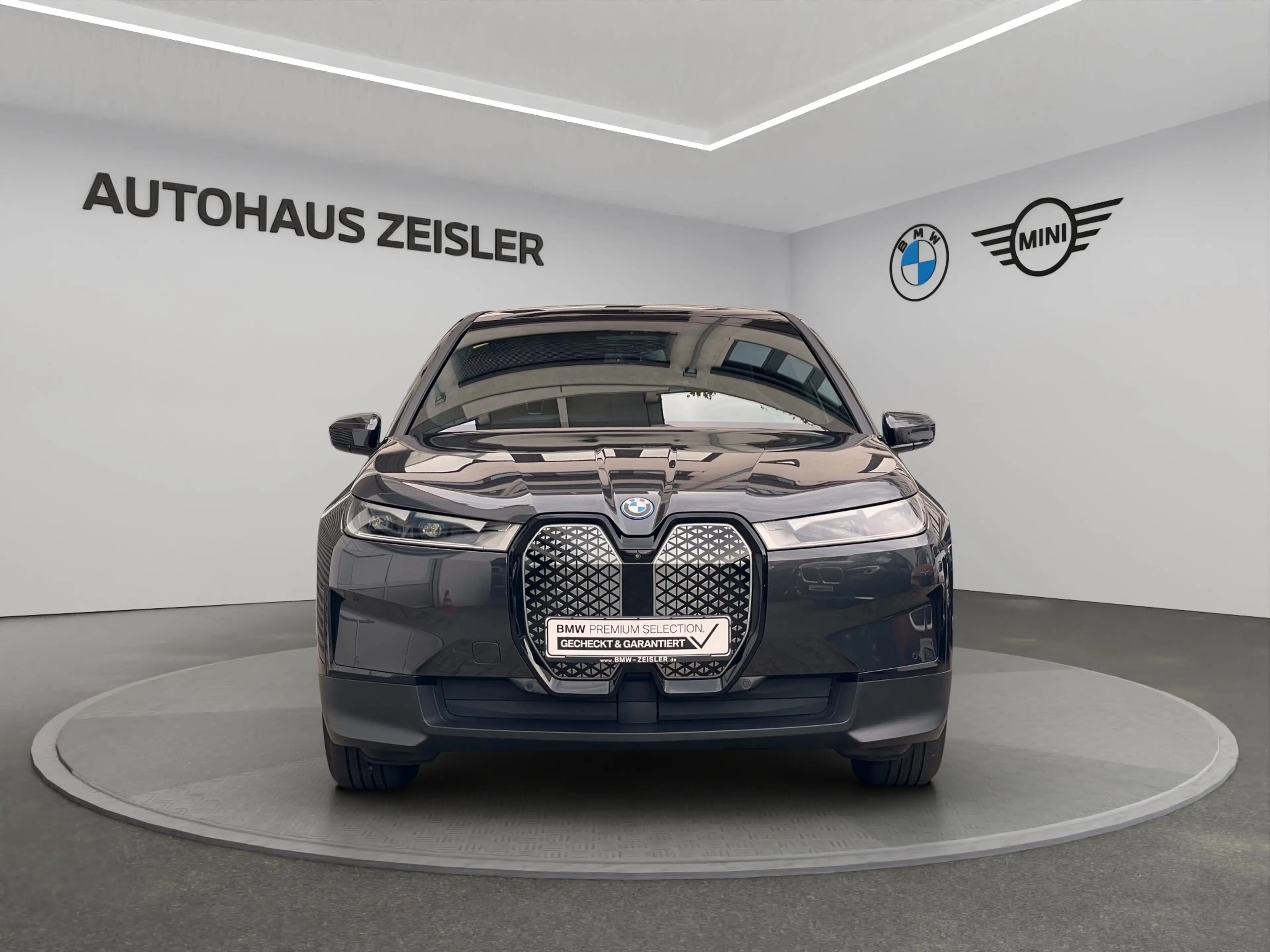 BMW iX xDrive40 PanoDach 360°Kamera HarmanKardon — photo 5