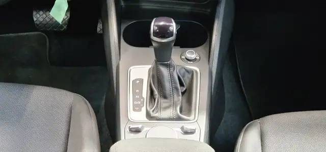Audi Q2 view 13