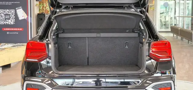 Audi Q2 view 9