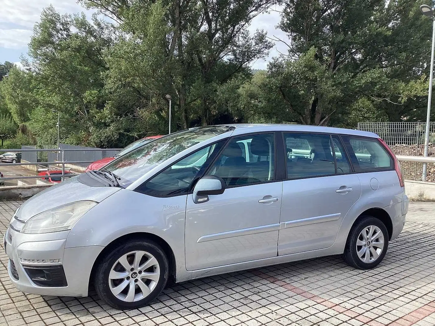 Citroen C4 Picasso 2.0 HDi 150 FAP Exclusive Grau - 2