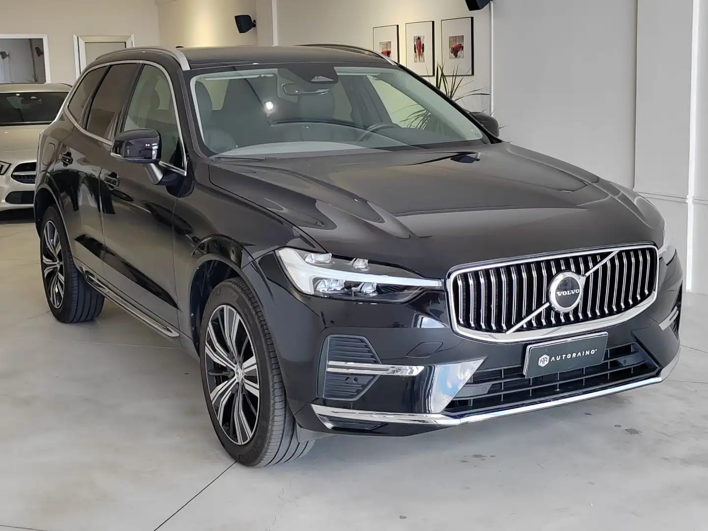 Volvo XC60 XC60 B4 (d) AWD automatico Ultimate Dark Nero - 1