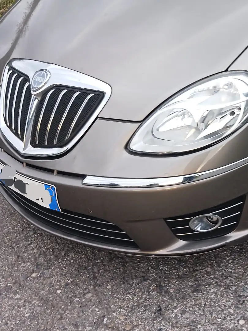 Lancia MUSA Musa II 2010 1.4 16v Oro Plus s siva - 2