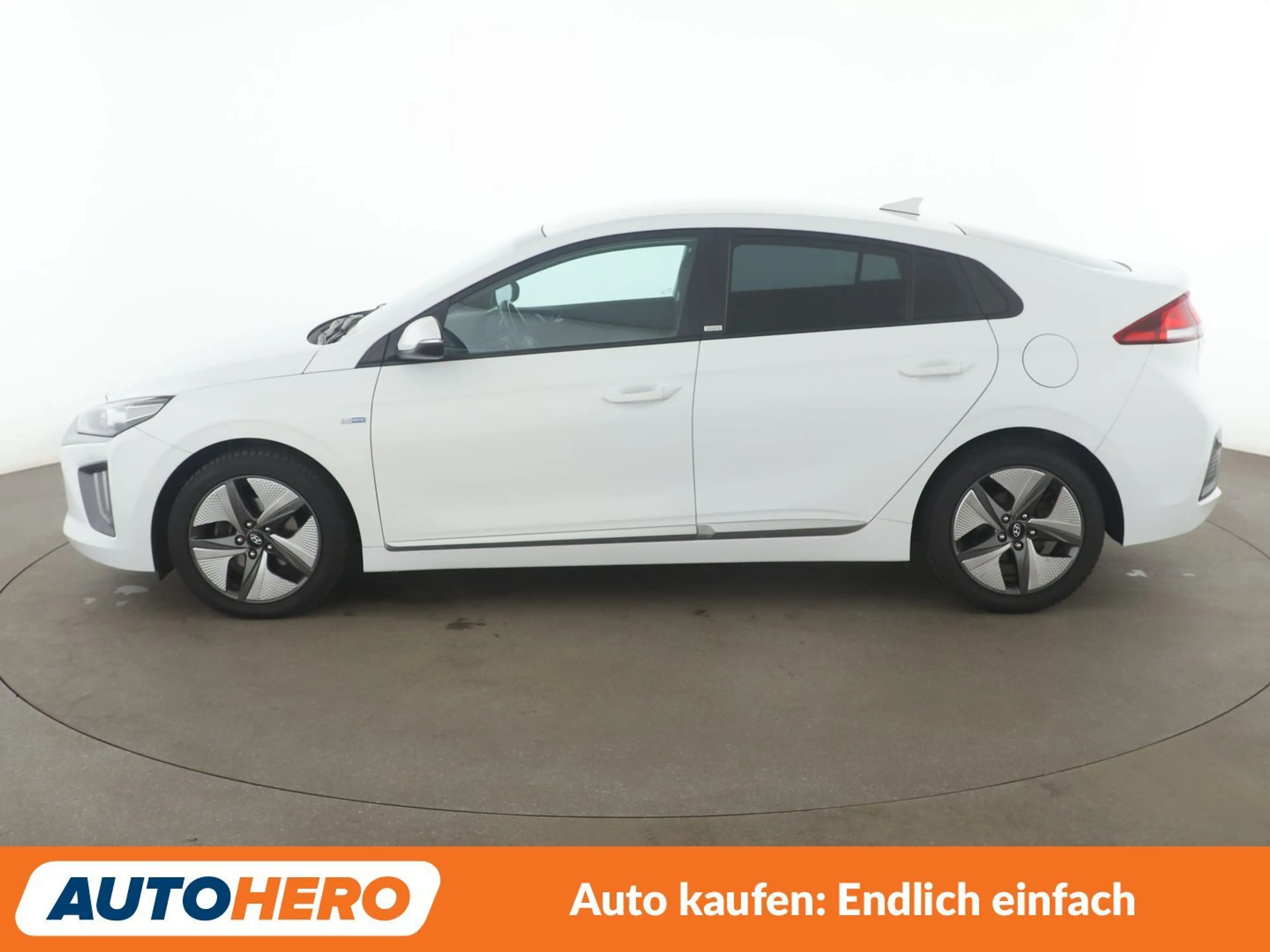 Hyundai IONIQ 1.6 Hybrid *TEMPO*PDC*CAM* — photo 3