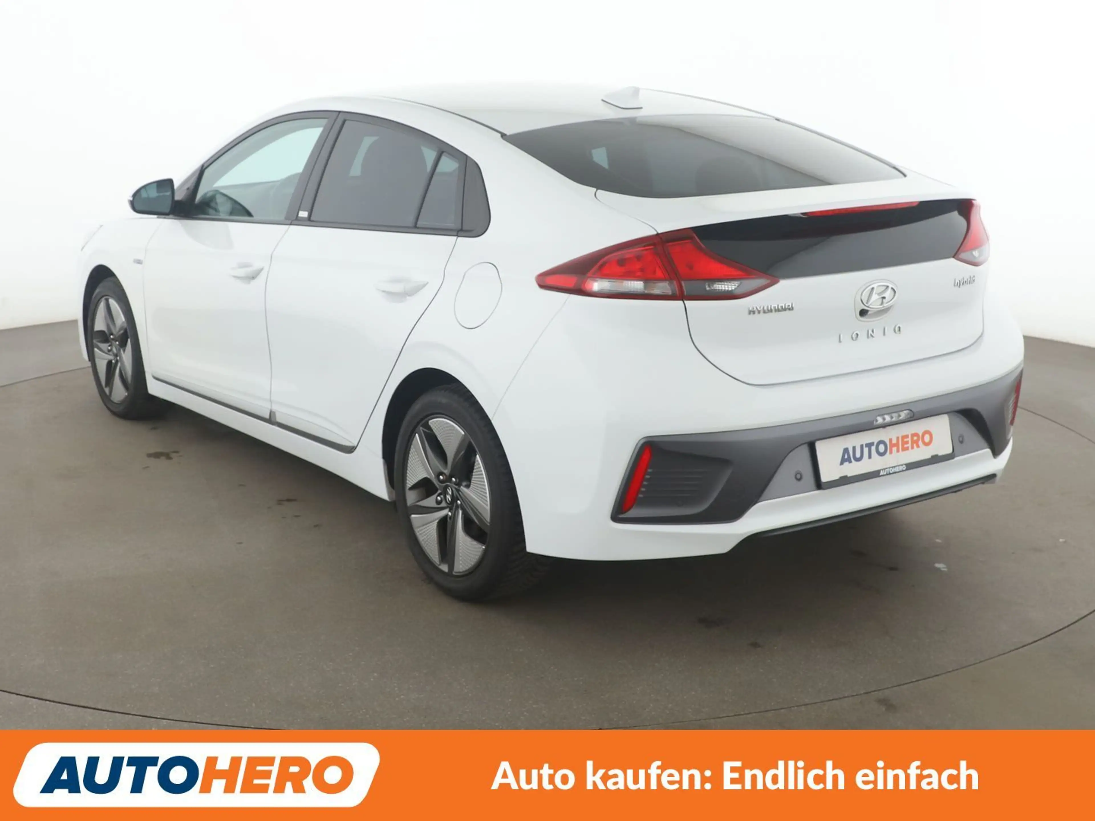 Hyundai IONIQ 1.6 Hybrid *TEMPO*PDC*CAM* — photo 4