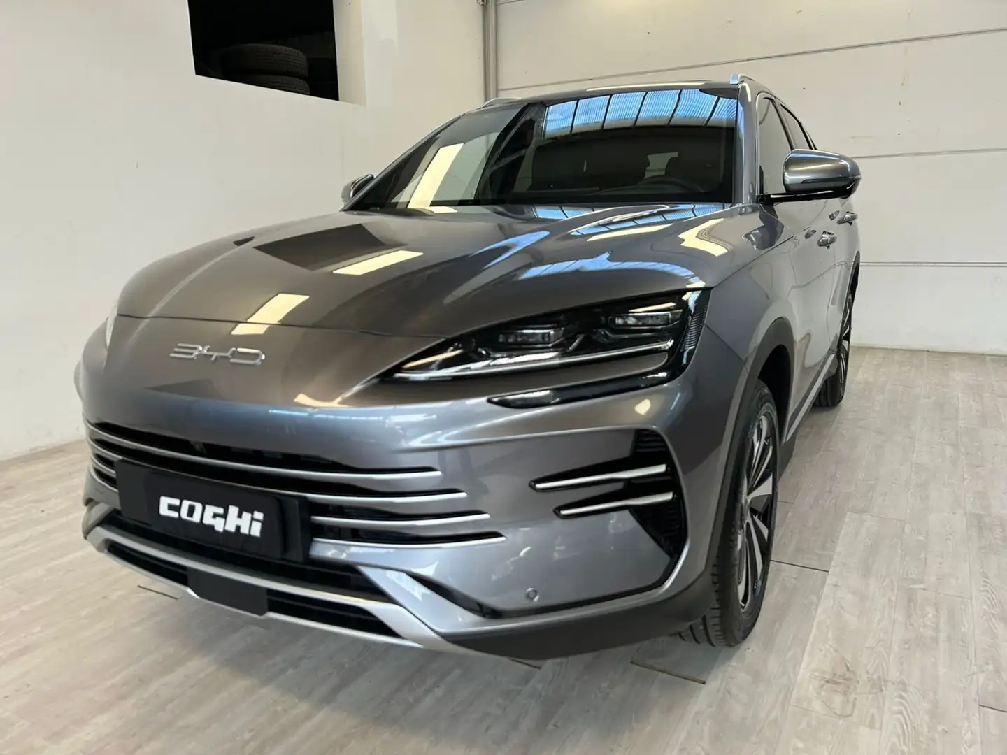 BYD Seal U U DM-i 1.5 218 CV PHEV Boost Grijs - 1