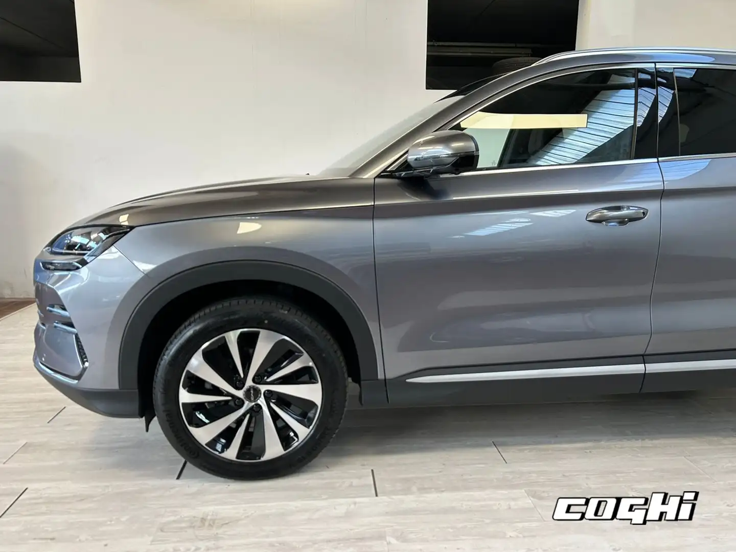 BYD Seal U U DM-i 1.5 218 CV PHEV Boost Gris - 2