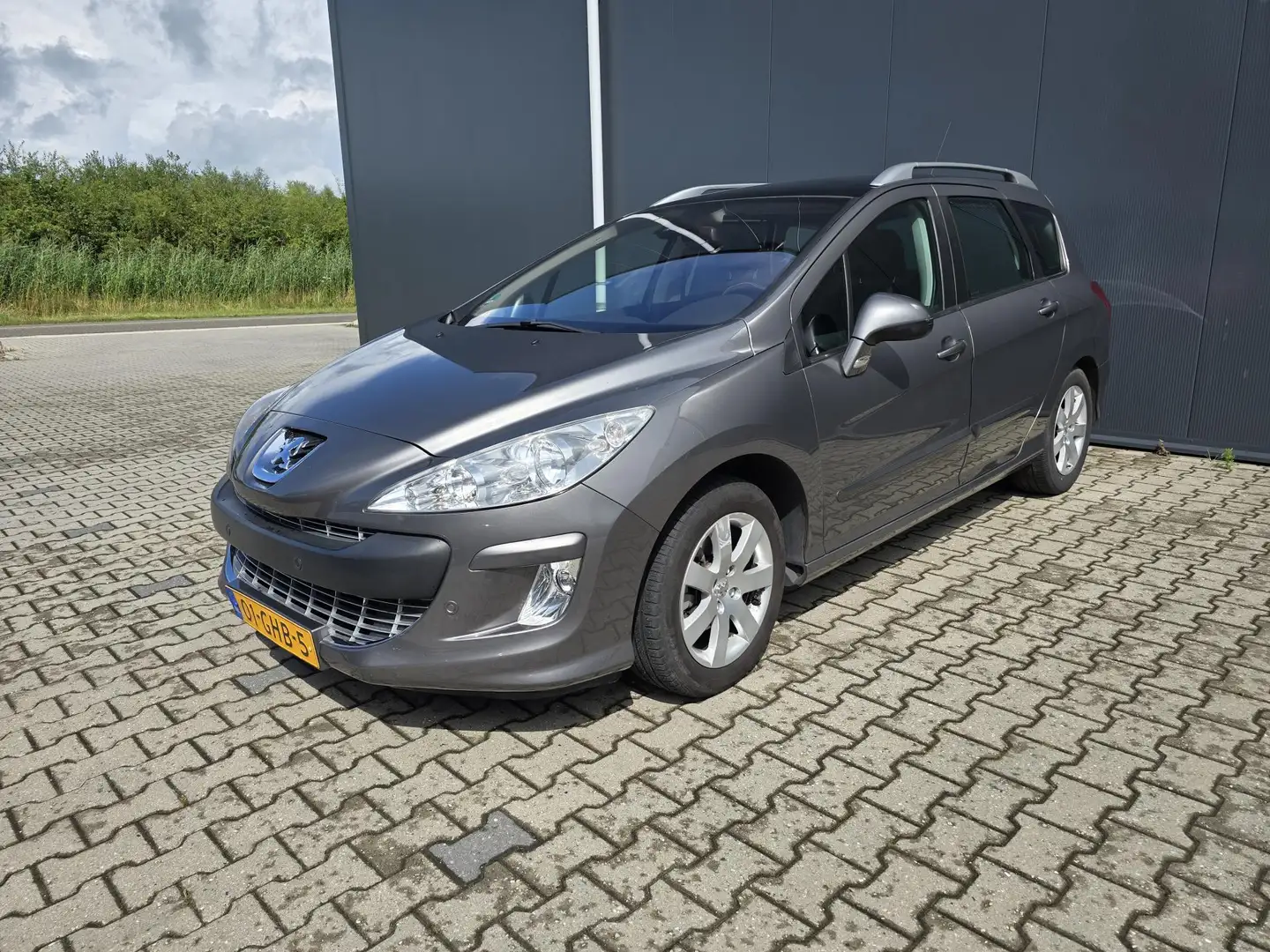 Peugeot 308 SW 1.6 VTi XT Grijs - 2