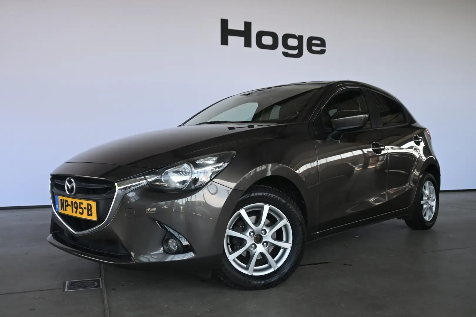 Mazda 2 1.5 Skyactiv-G GT-M Line Airco Navigatie Stoelverw Bruin - 1