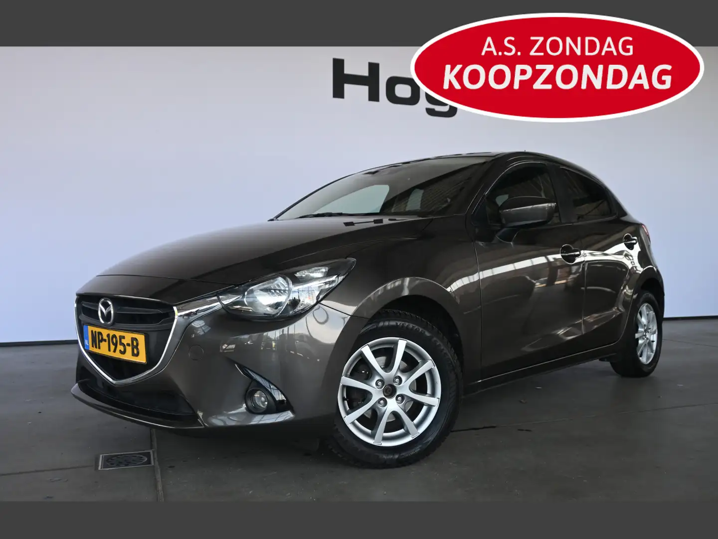 Mazda 2 1.5 Skyactiv-G GT-M Line Airco Navigatie Stoelverw Bruin - 1