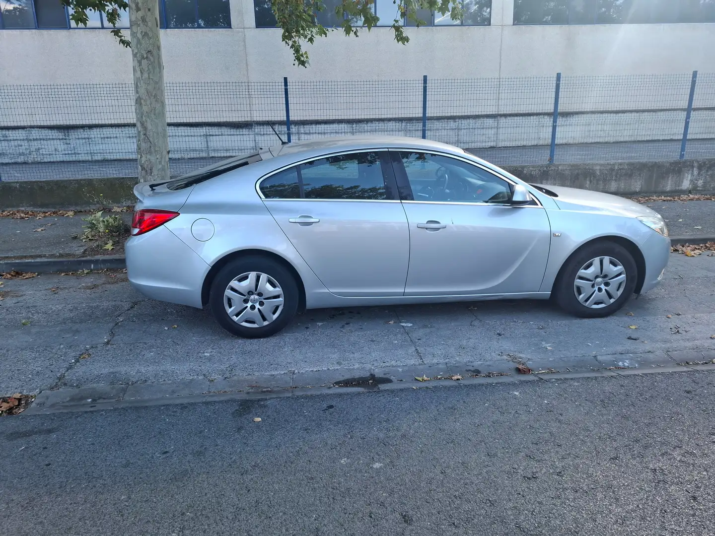 Opel Insignia Insignia ST 2.0CDTI Bit. S Plateado - 2