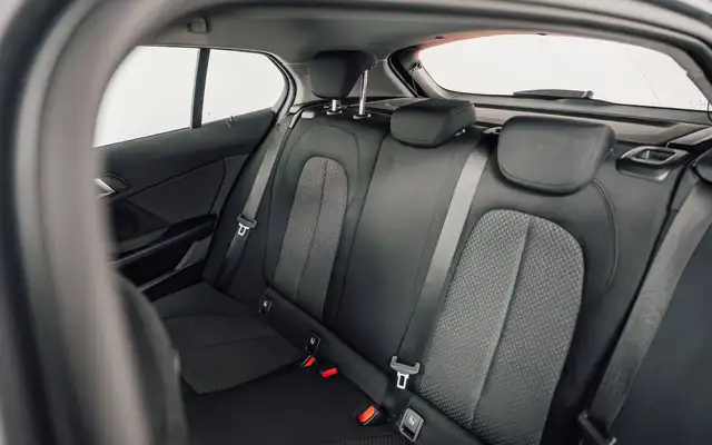 BMW 1 Series view 8