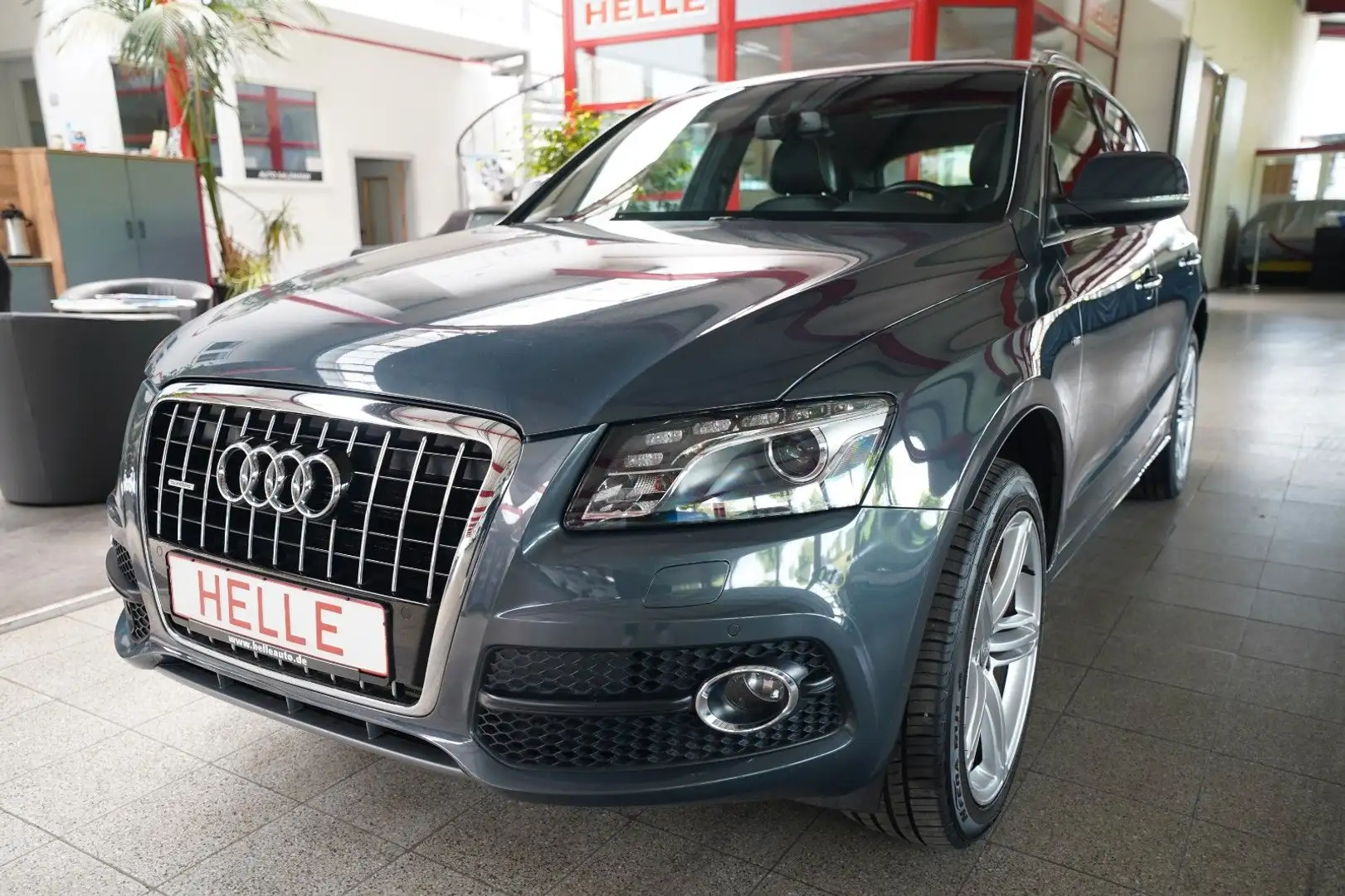 Audi Q5 3.0 TDI S-Line quattro*AHK+B&O+PANO Grau - 1