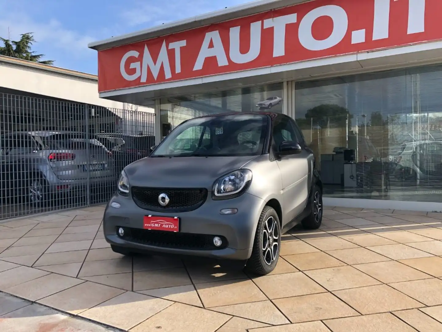 smart forTwo 0.9 90CV TWINAMIC TURBO PRIME LED CERCHI 15" Šedá - 1