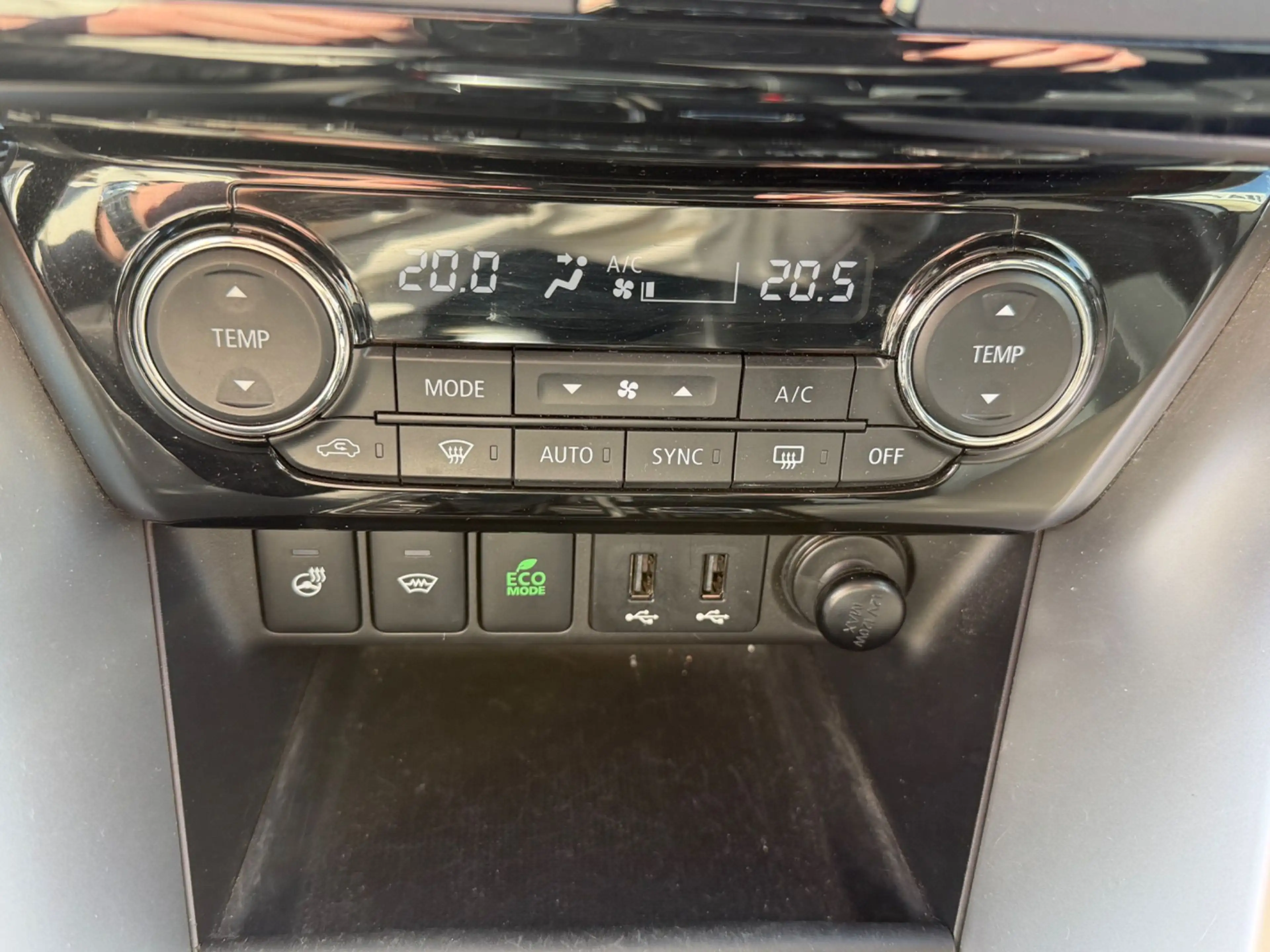 Mitsubishi Eclipse Cross 1,5L T-MIVEC Autom. Allrad Winterpaket — photo 24
