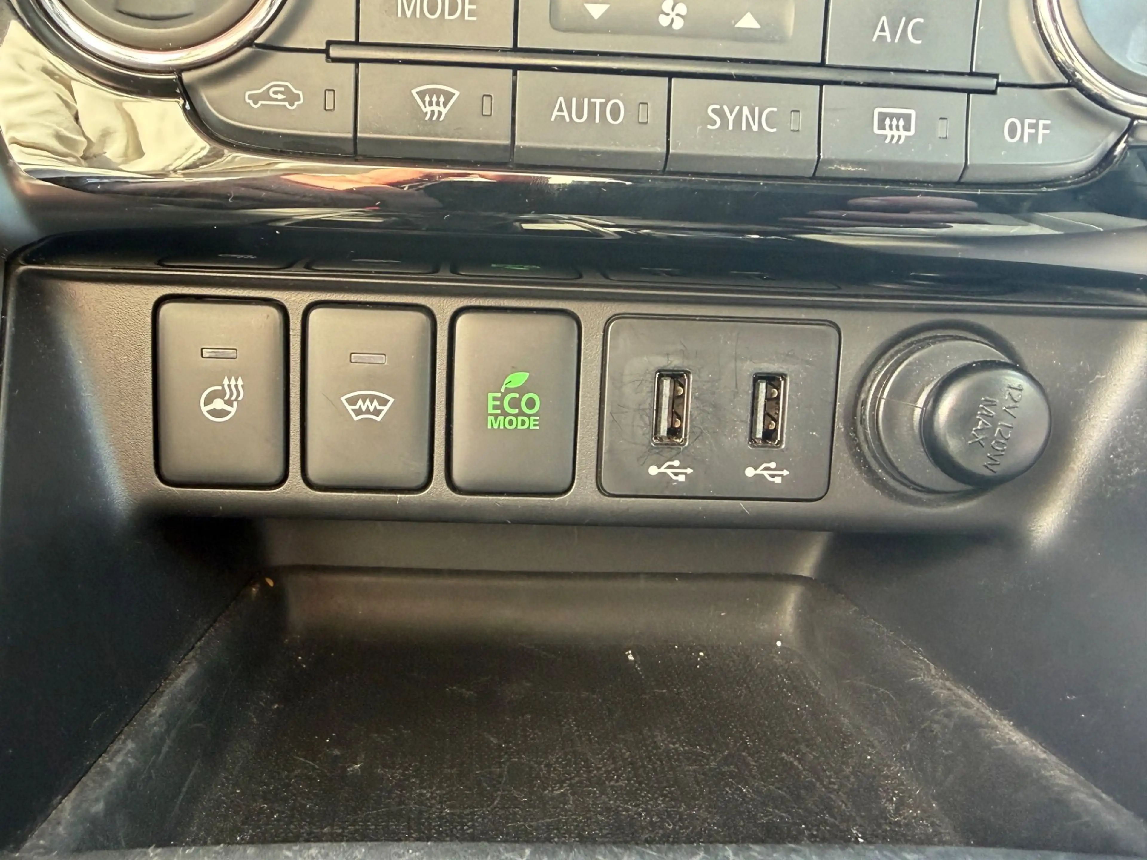 Mitsubishi Eclipse Cross 1,5L T-MIVEC Autom. Allrad Winterpaket — photo 27