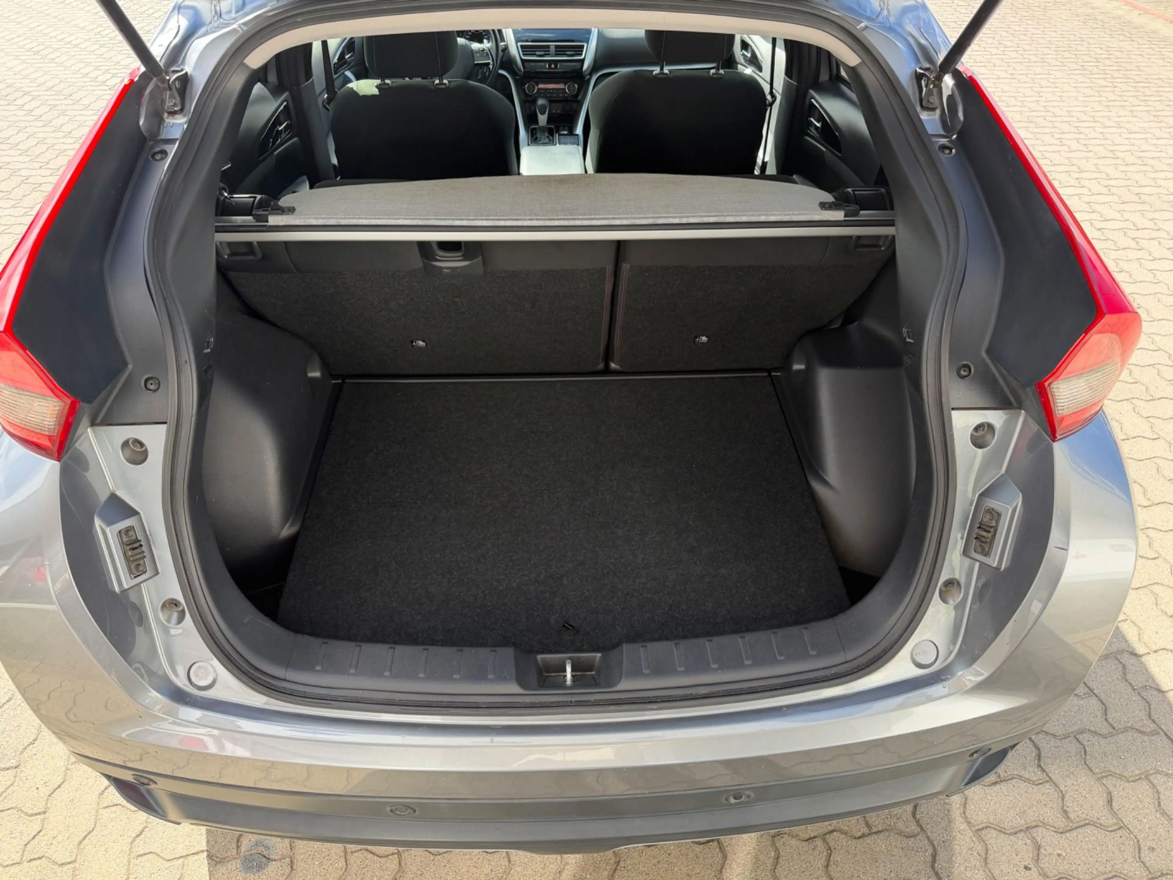 Mitsubishi Eclipse Cross 1,5L T-MIVEC Autom. Allrad Winterpaket — photo 9