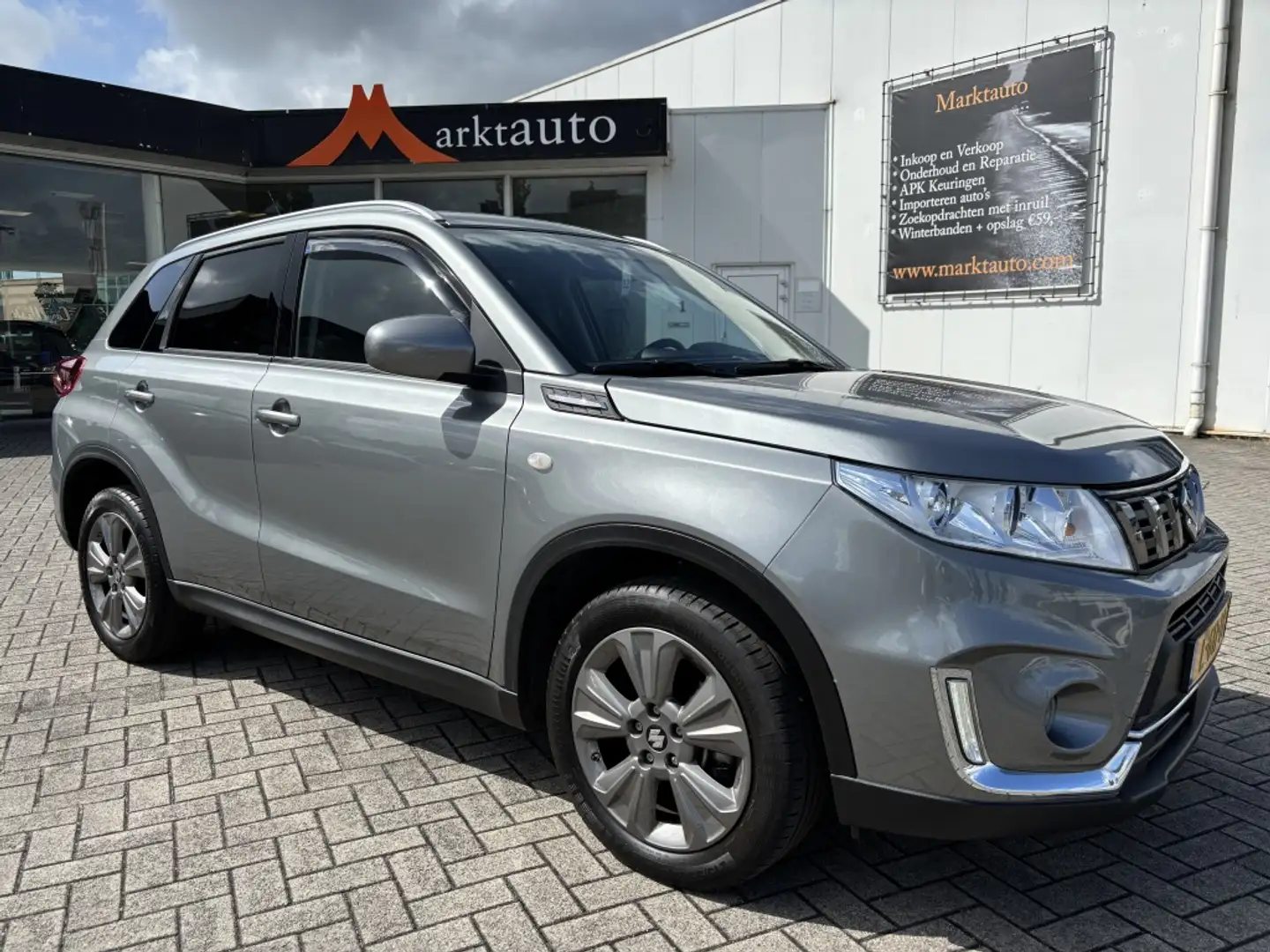 Suzuki Vitara 1.4 B.jet Select Trekhaak Camera Carplay Navi Grijs - 1