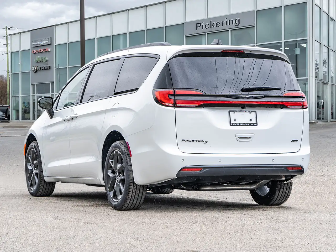 Chrysler Pacifica photo Chrysler Pacifica