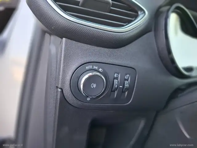 Opel Crossland X view 9
