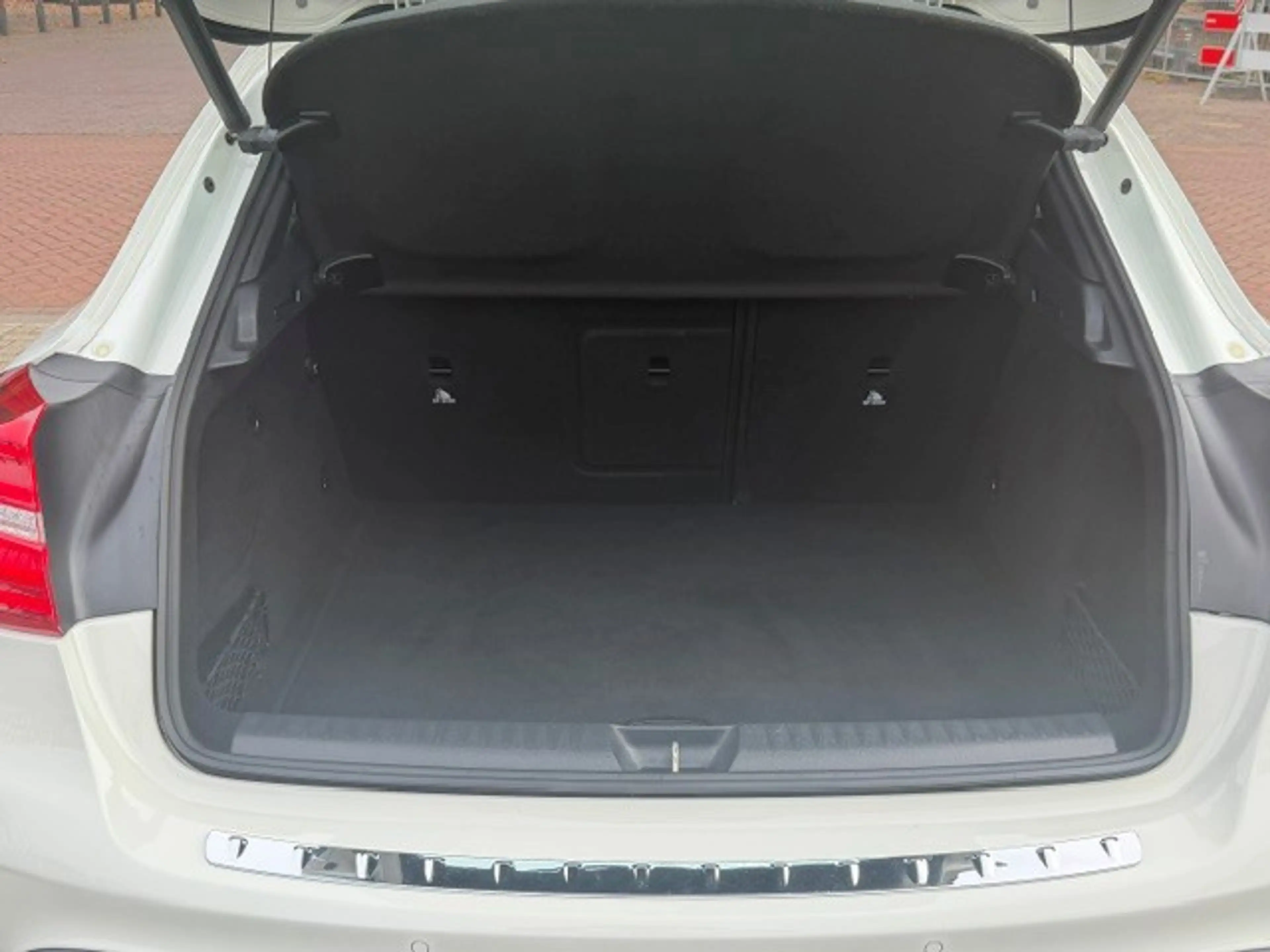 Mercedes-Benz GLA 250 AMG Pano LED Cruise Clima Topstaat!! — photo 11