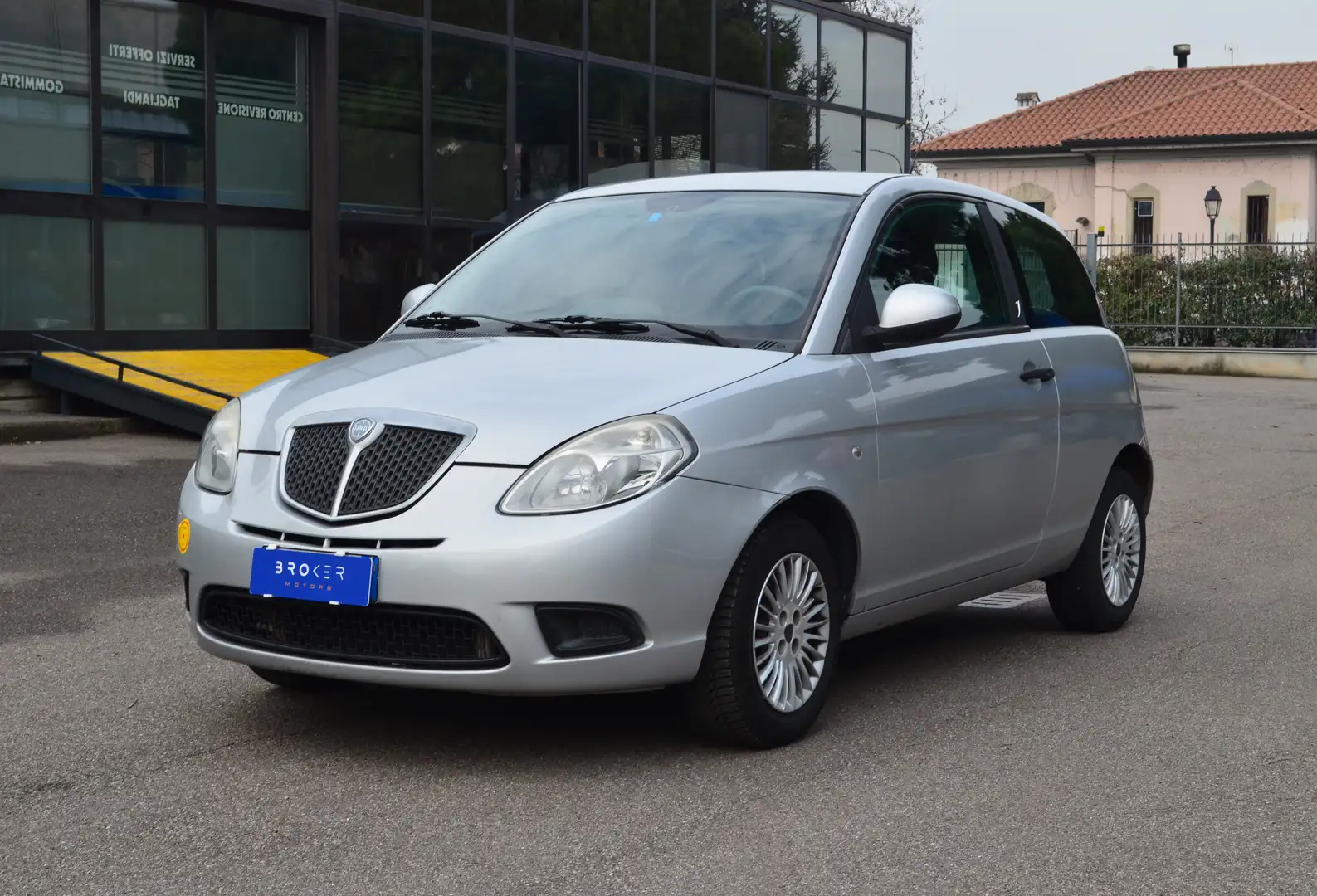 Lancia Ypsilon Ypsilon II 1.2 8v Plateado - 1