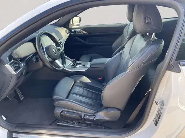 BMW 4 Series view 10