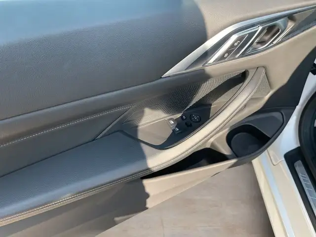BMW 4 Series view 9