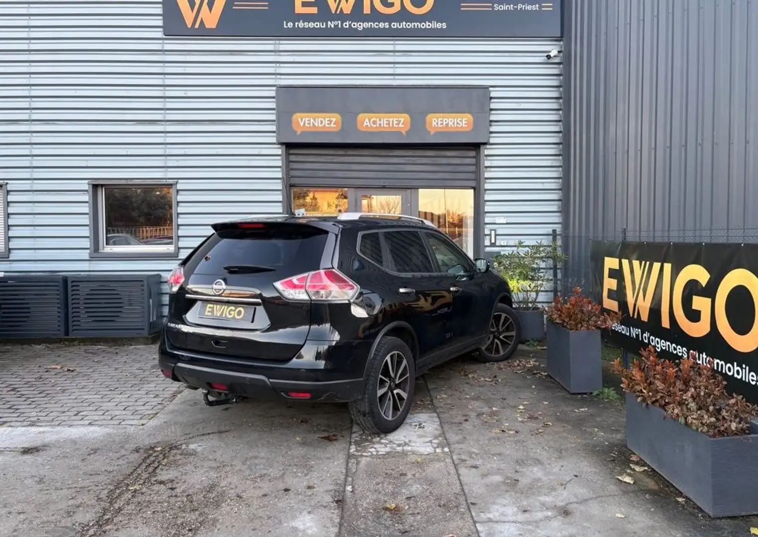 Nissan X-Trail 1.6 dci 130ch tekna toit ouvrant, attelage, sièges chauffants ventilés Noir - 2