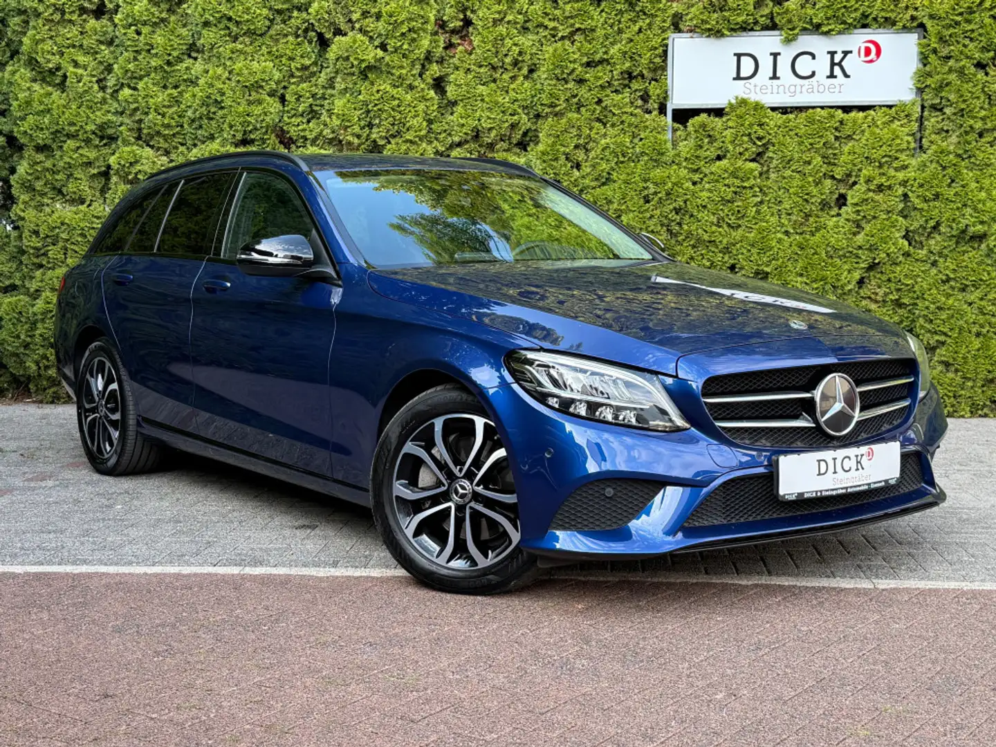 Mercedes-Benz C 300 d T Aut Avantg LED+NIGHT+VIRTUAL+KAM+DISTR Blau - 1