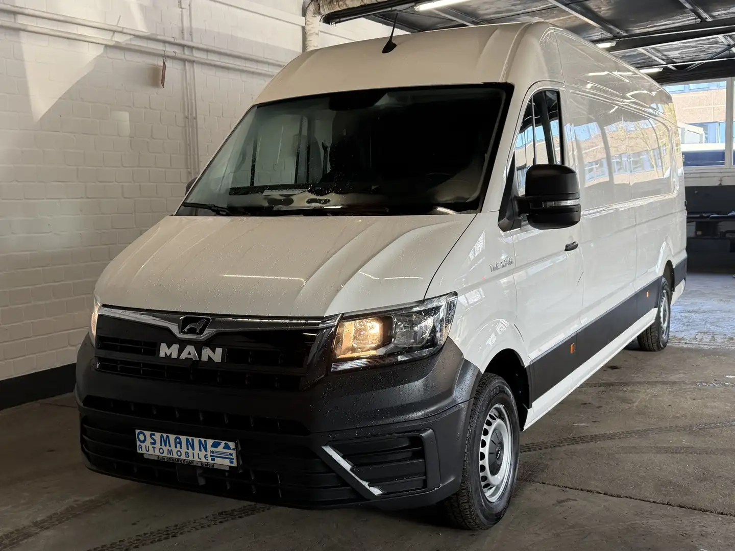 MAN TGE Kasten extralang Hochdach FWD Biały - 1