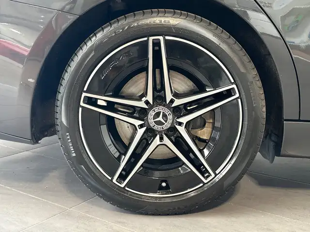 Mercedes-Benz 300 view 3