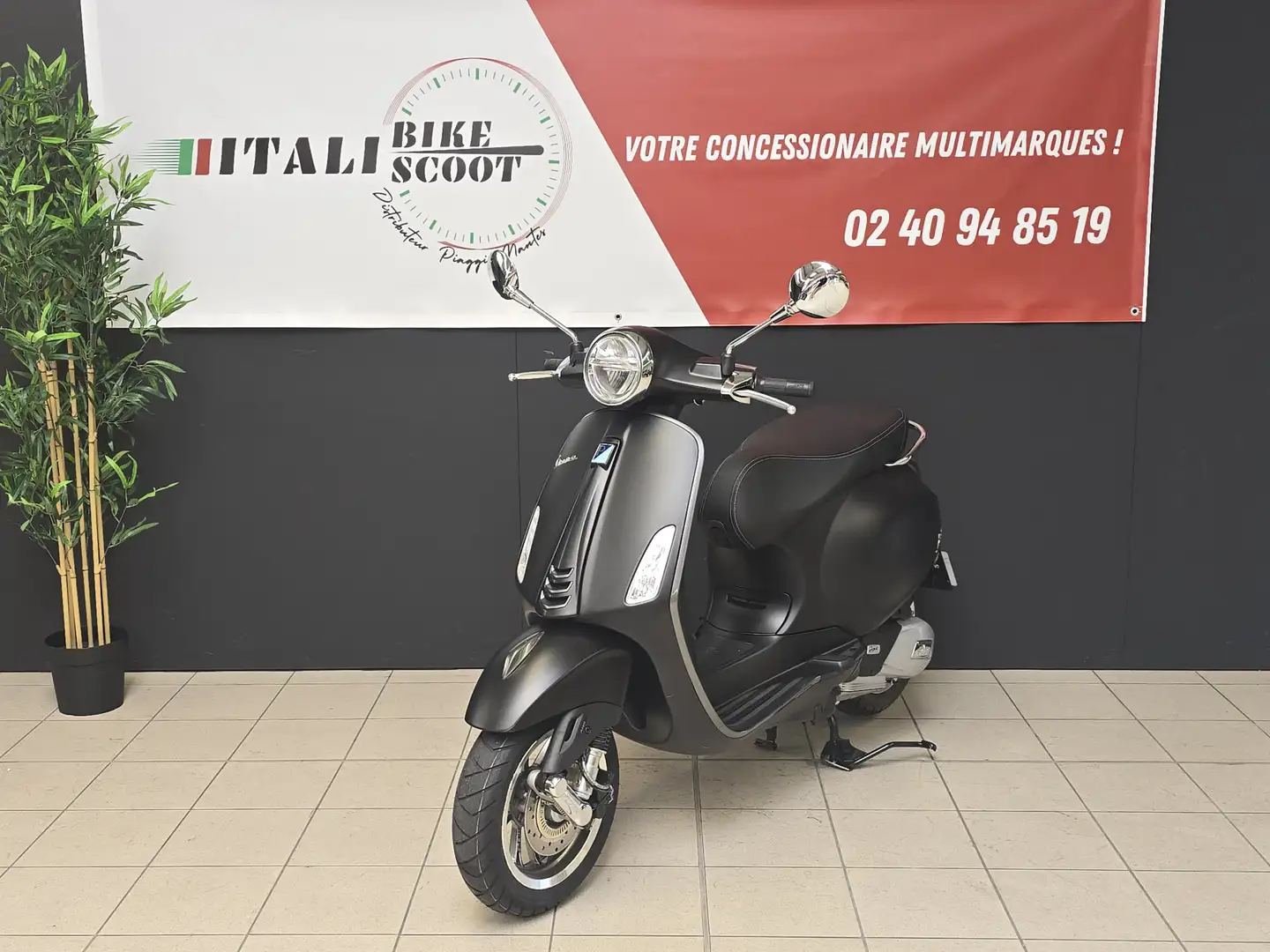 Vespa Primavera 125 Negru - 2