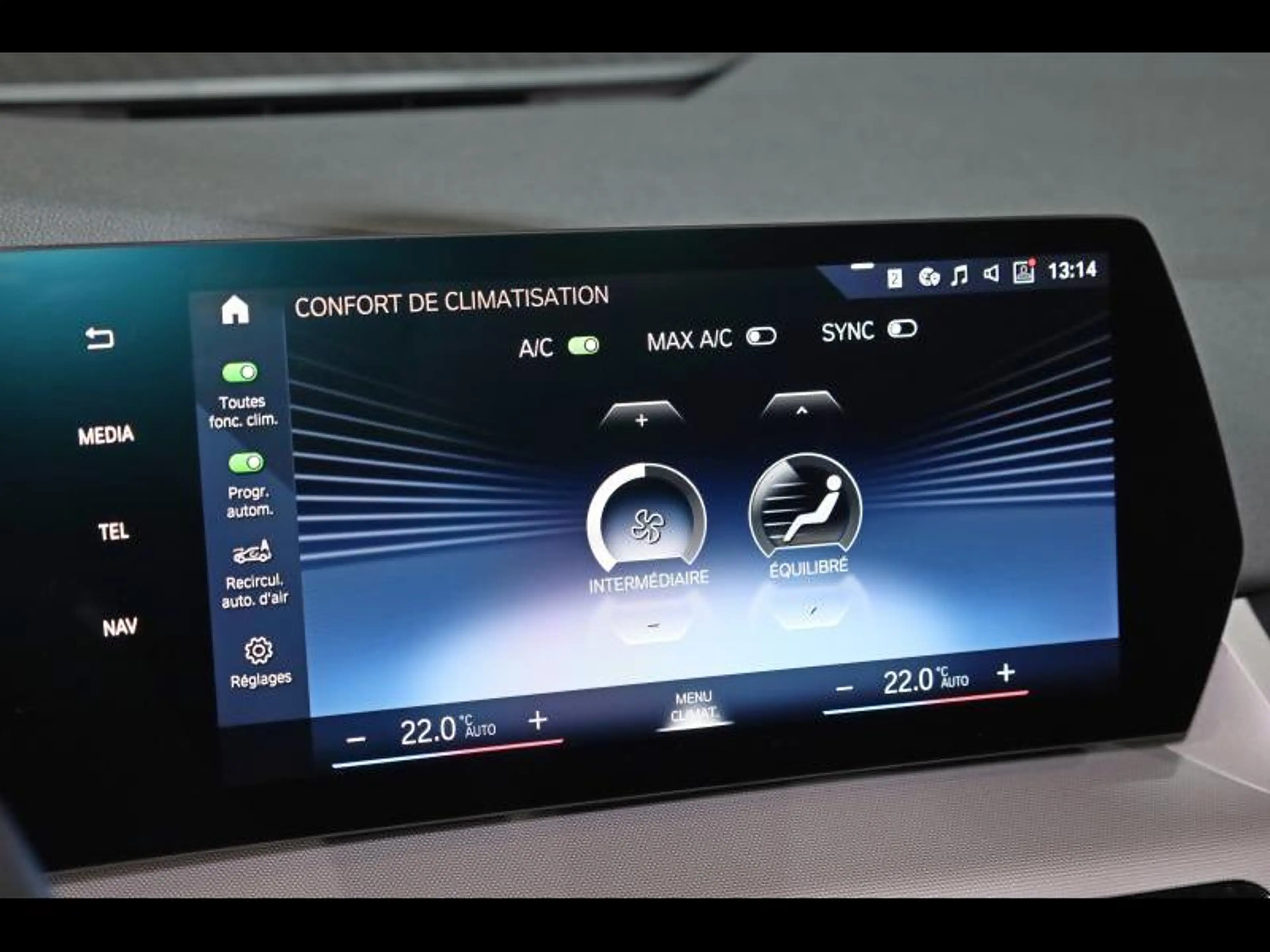 BMW 218 i Active Tourer — photo 14