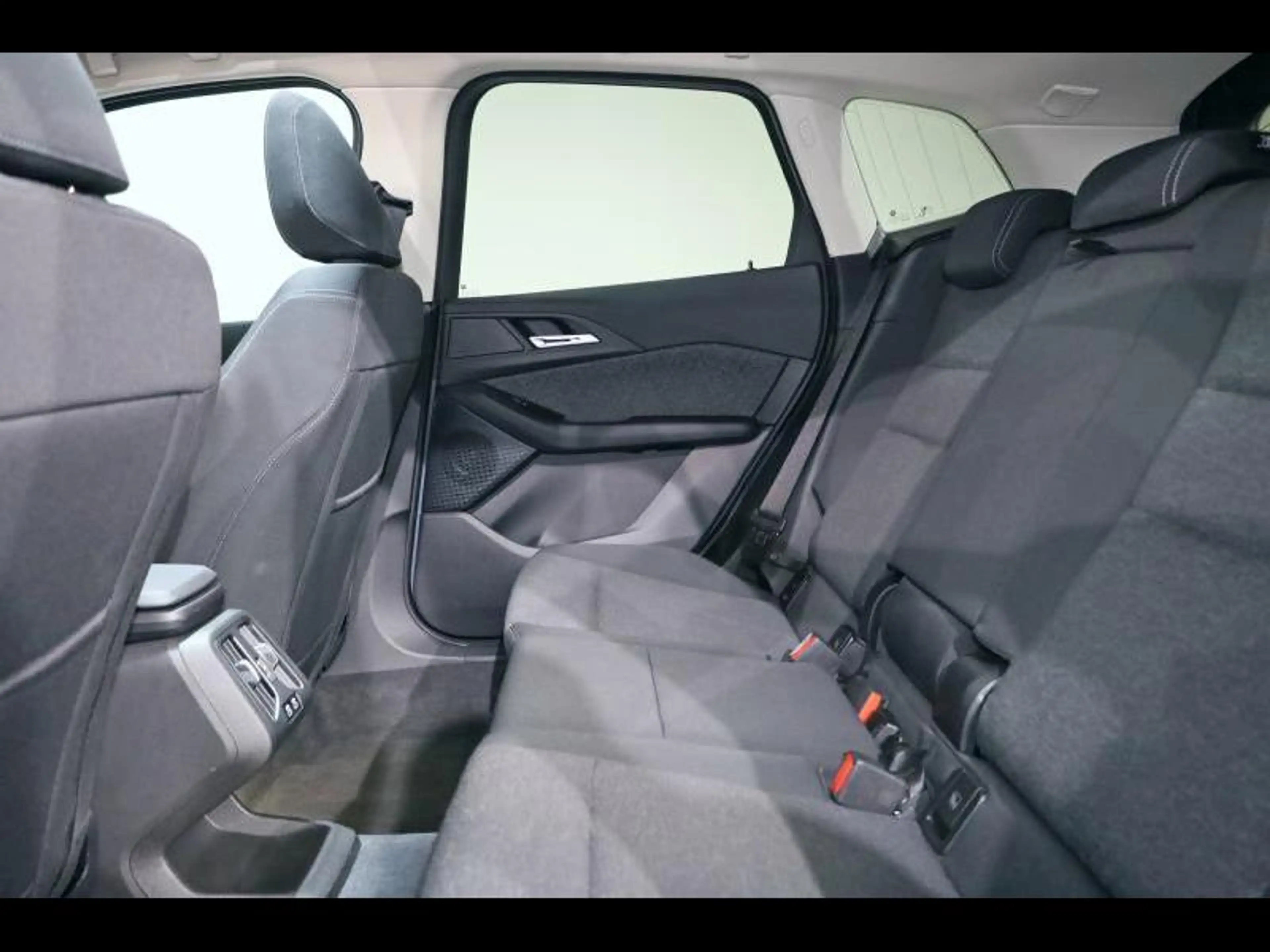 BMW 218 i Active Tourer — photo 10