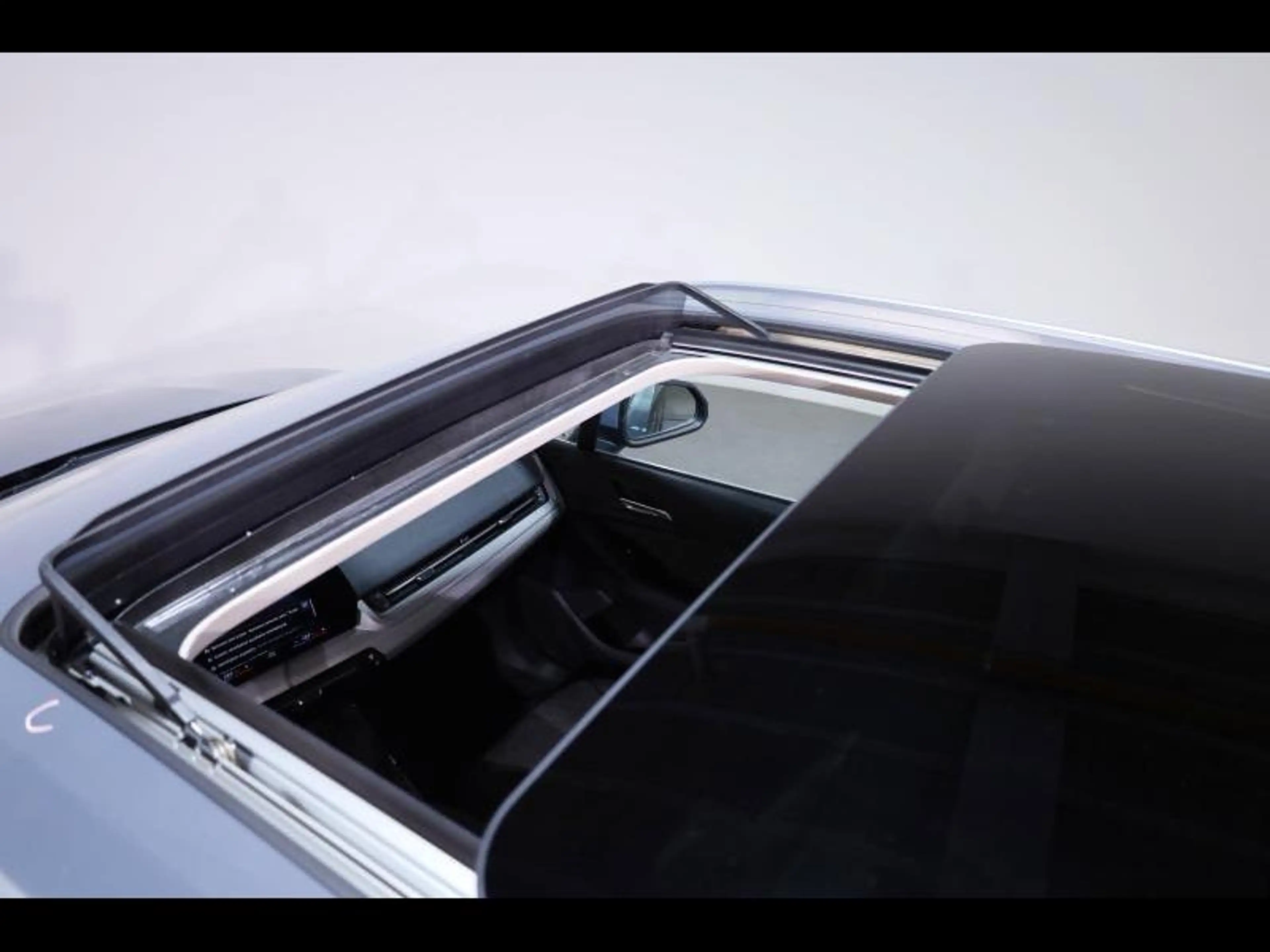 BMW 218 i Active Tourer — photo 15