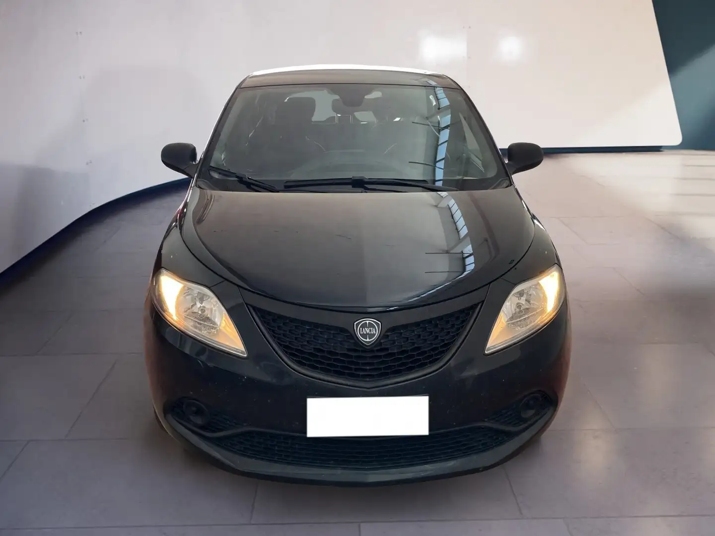 Lancia Ypsilon III 2015 1.0 firefly hybrid Silver s&s 70cv Nero - 1