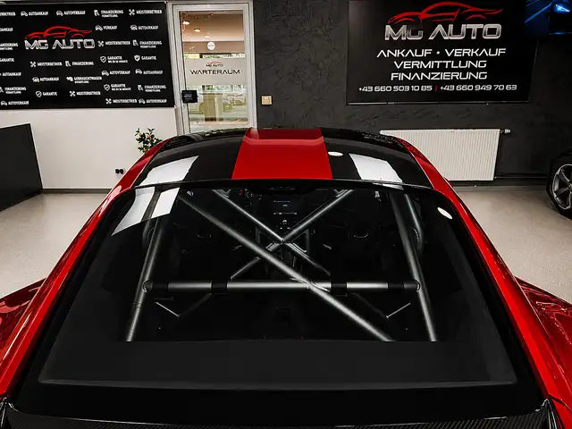 Porsche 911 view 12