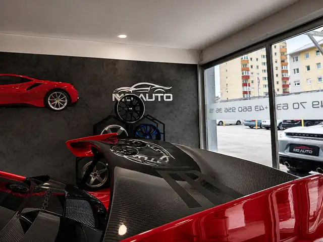 Porsche 911 view 9