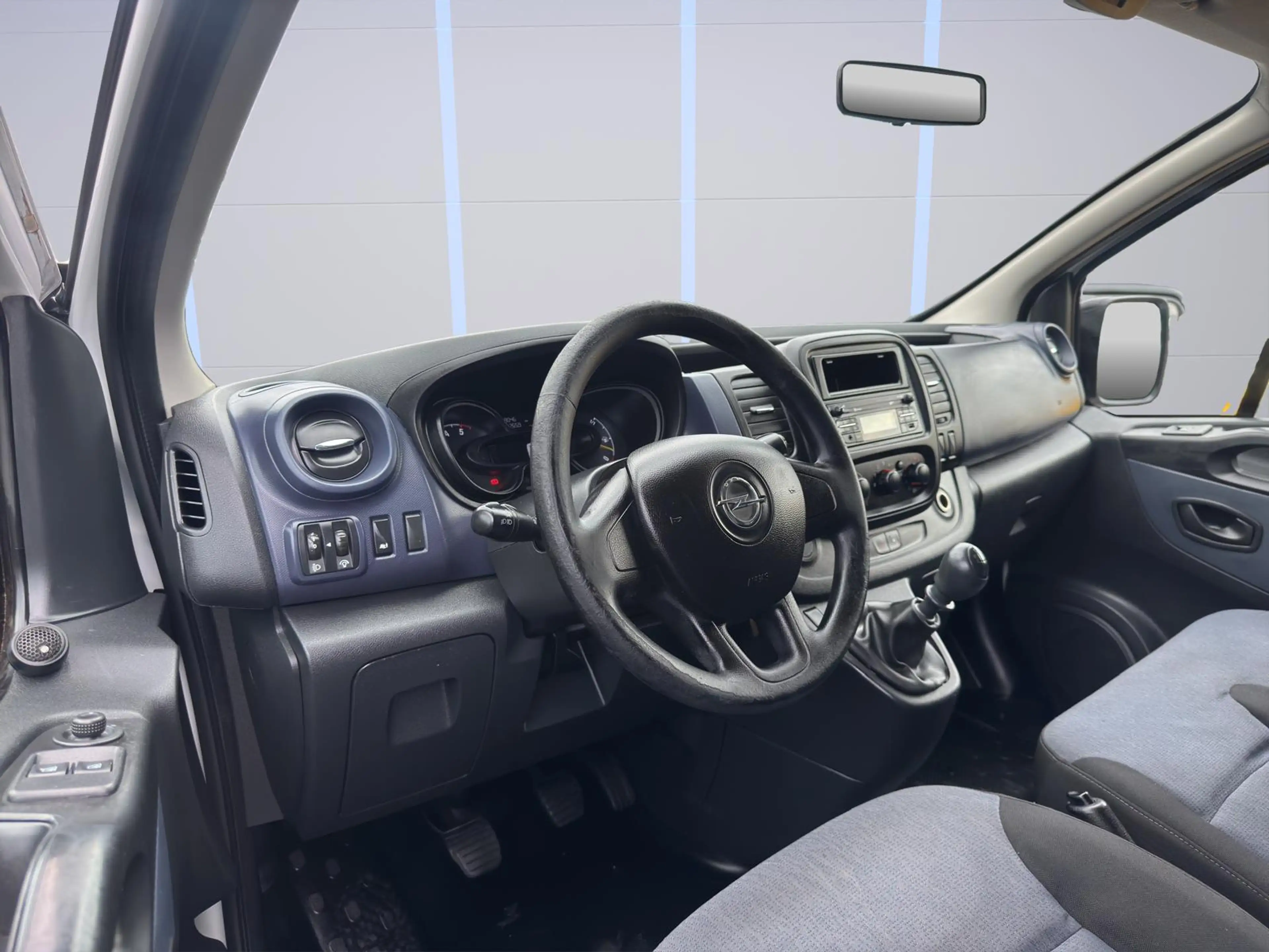 Opel Vivaro Kasten L1H1 AHK DACHTRÄGER — photo 15