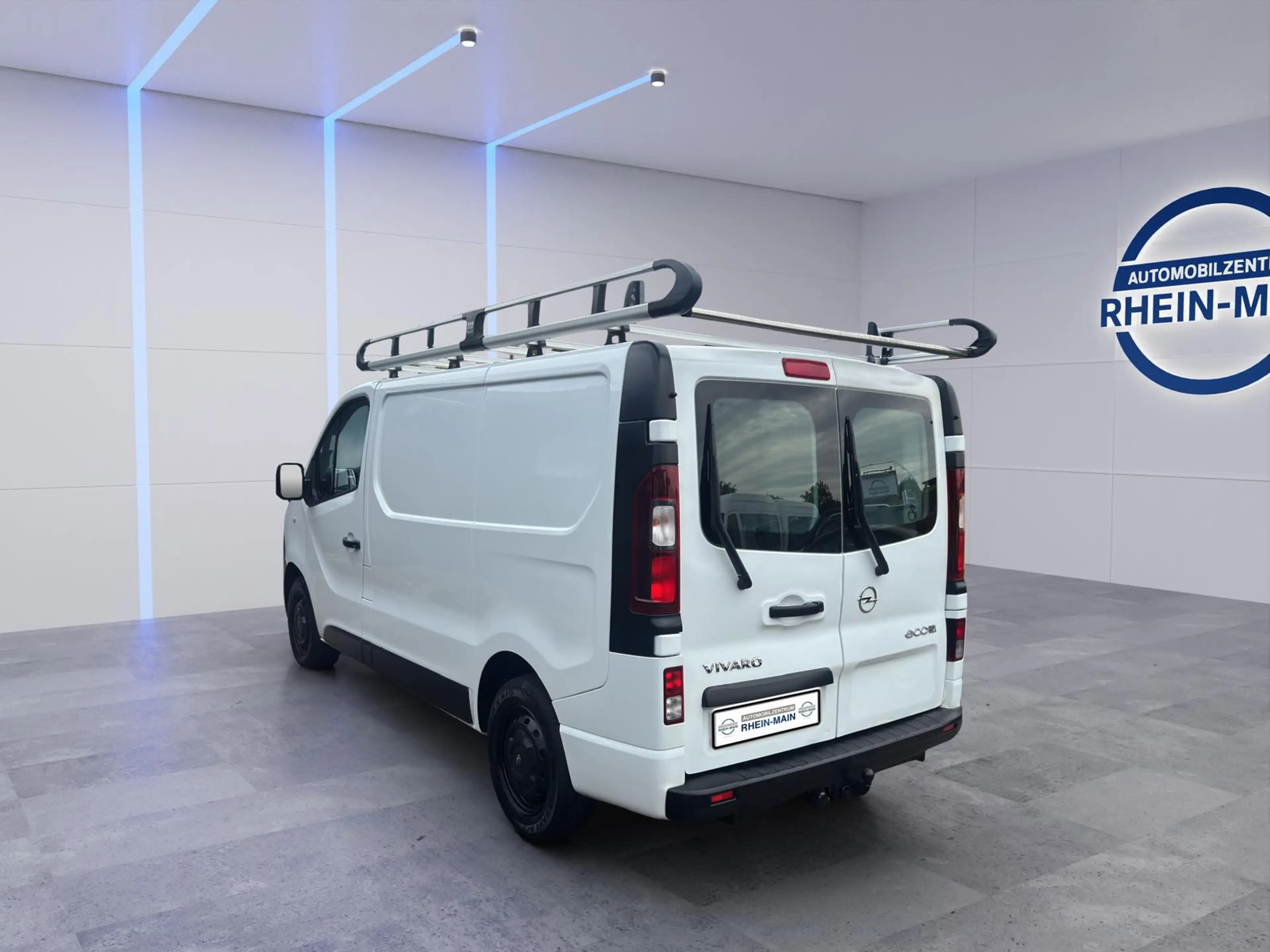 Opel Vivaro Kasten L1H1 AHK DACHTRÄGER — photo 3