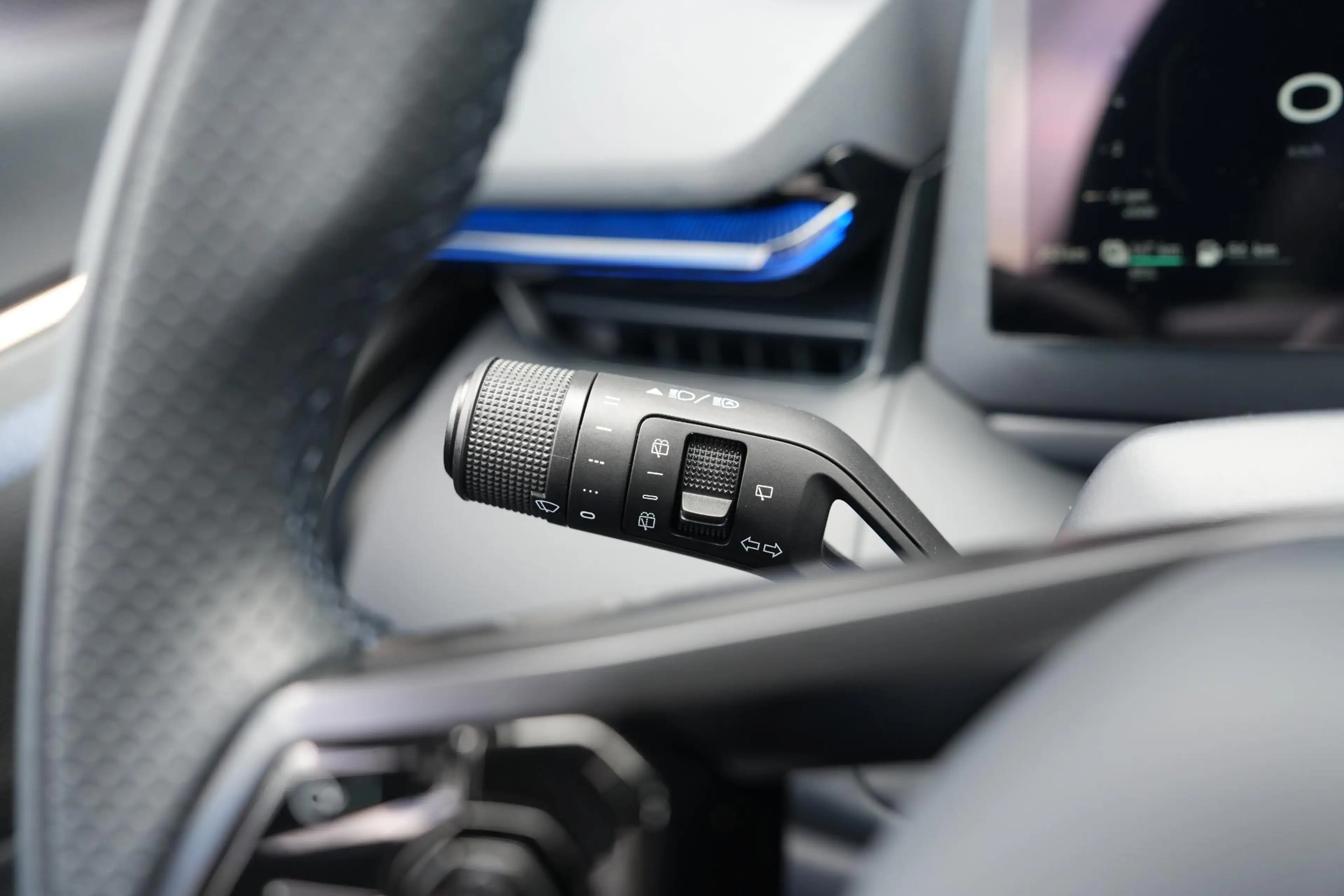 Lynk & Co 08 1.5 Business Edition | 200km Hybride | High Beam L — photo 13