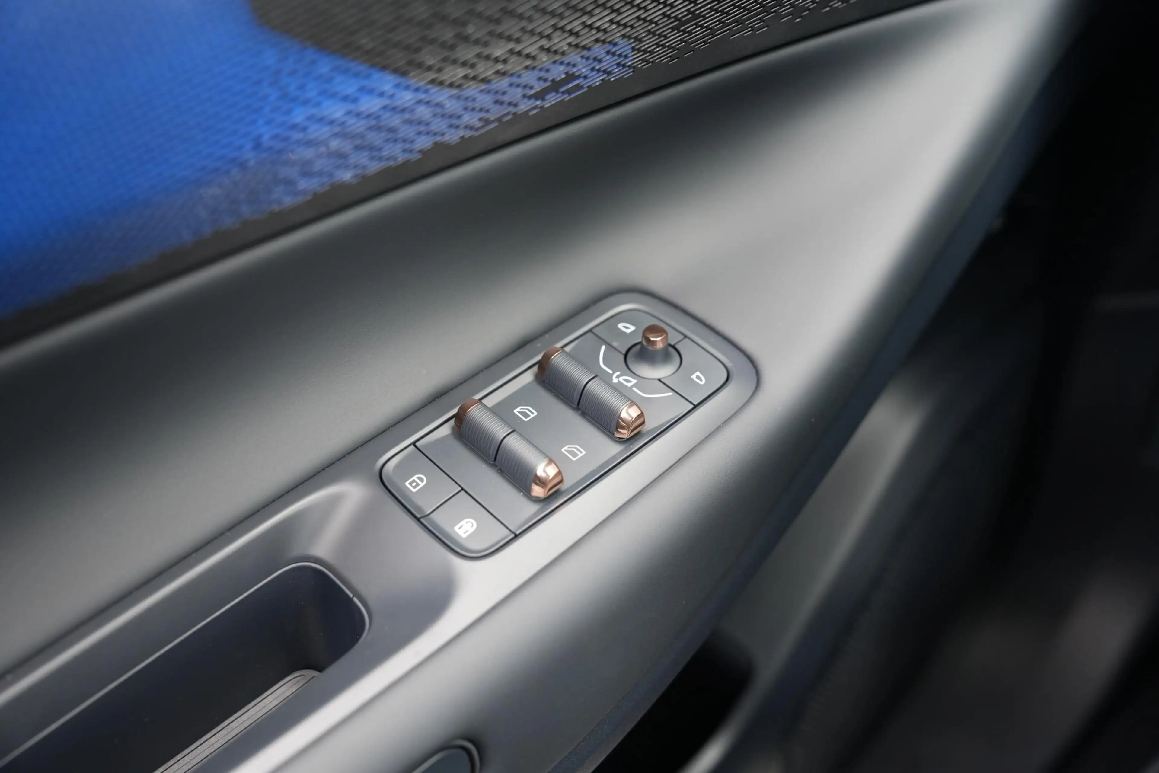 Lynk & Co 08 1.5 Business Edition | 200km Hybride | High Beam L — photo 10