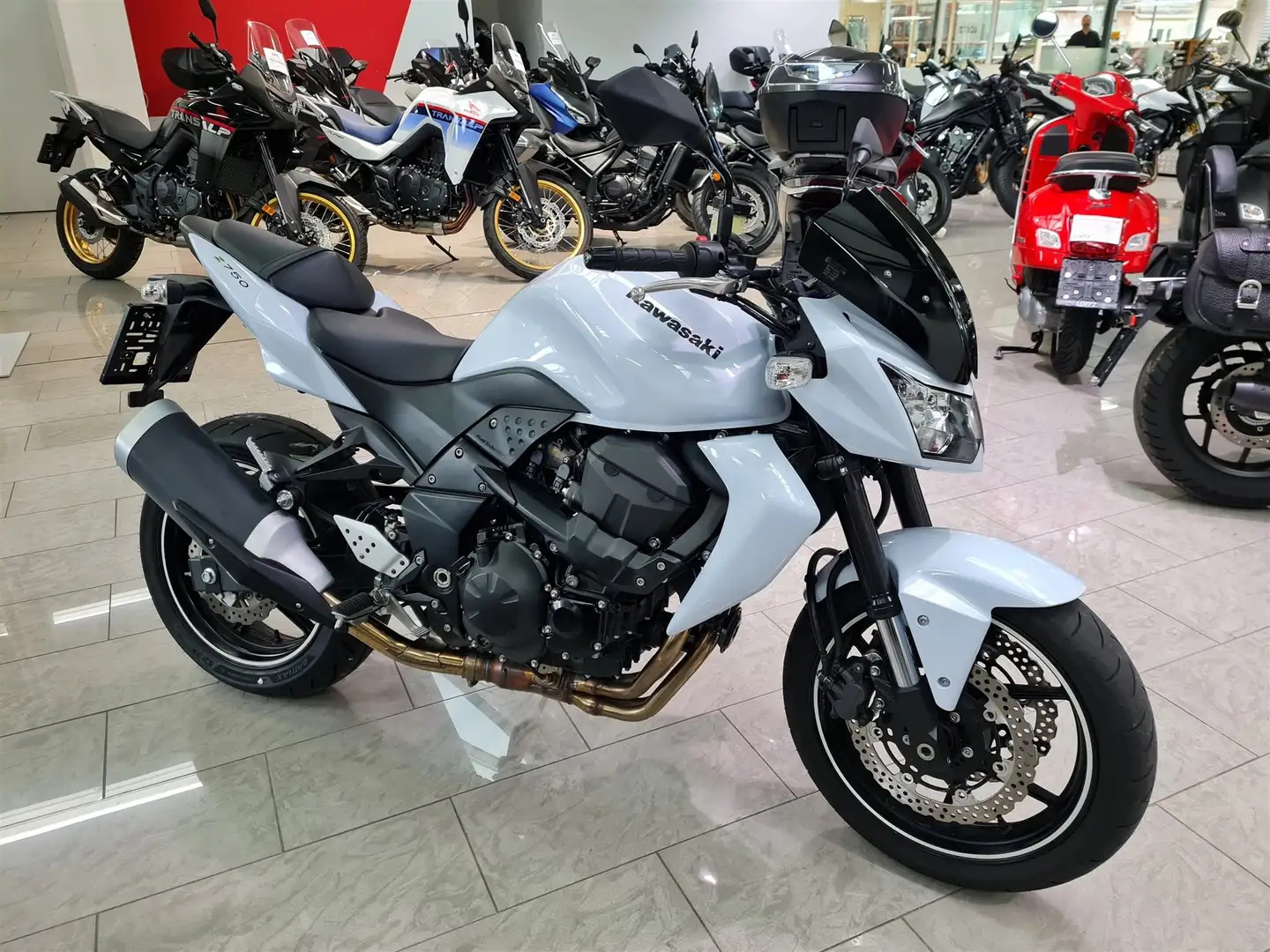 Kawasaki Z 750 Blanc - 1