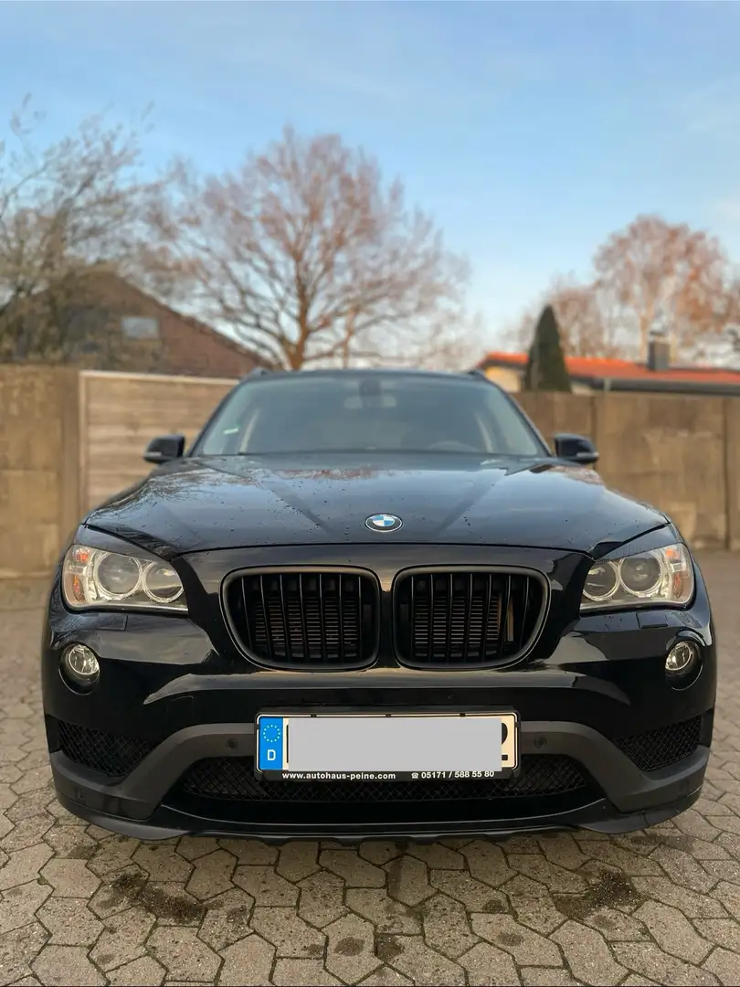 BMW X1 x1 xdrive18d Schwarz - 1