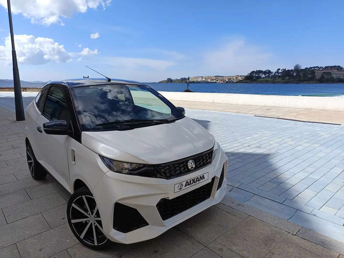 Aixam GTI AIXAM eCOUPE GTI 100% eléctrico. Blanco - 1