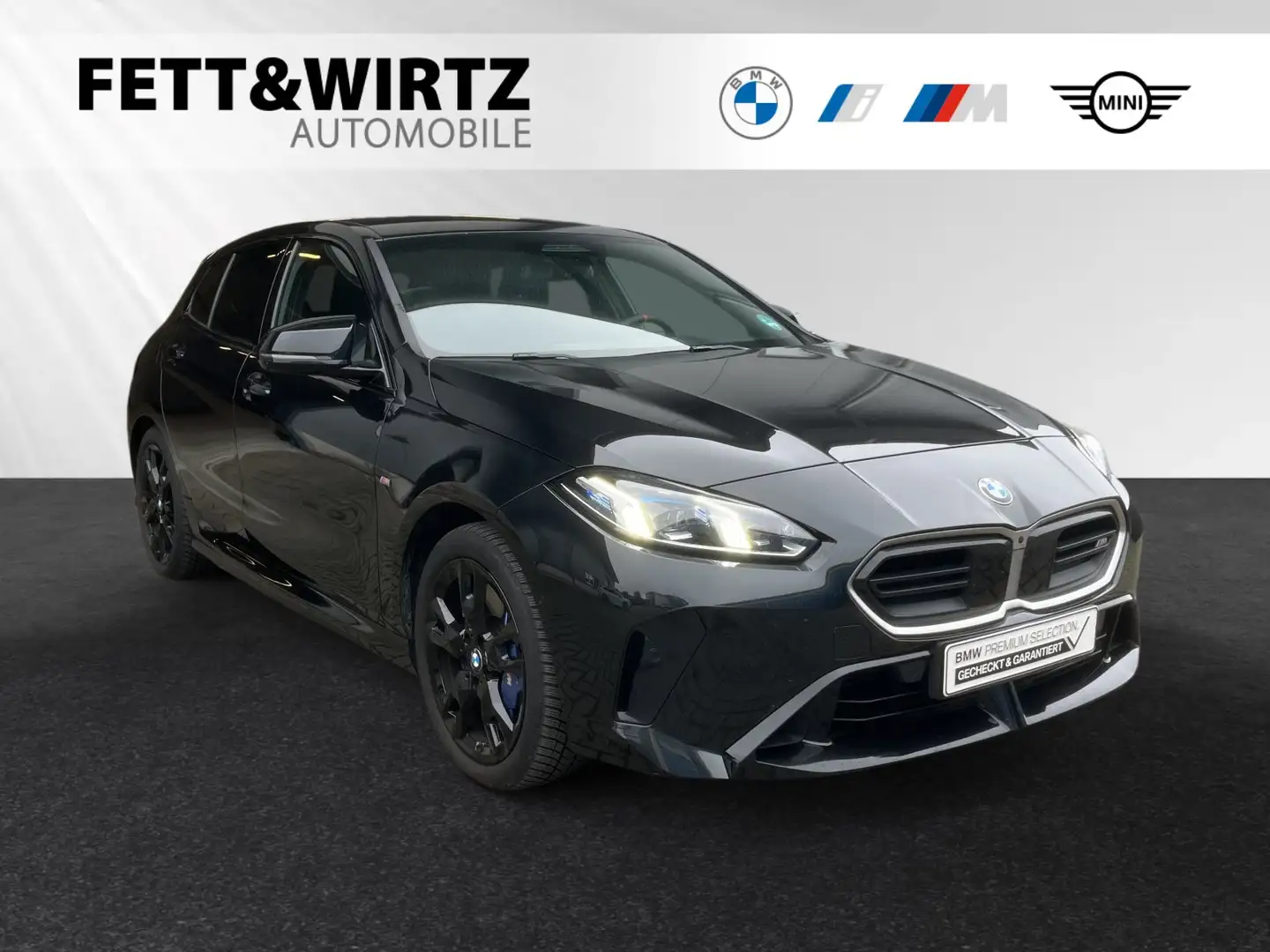 BMW 135 M135 xDrive Head-Up|DA-Prof.|LC-Prof.|Parkass.+ Zwart - 1