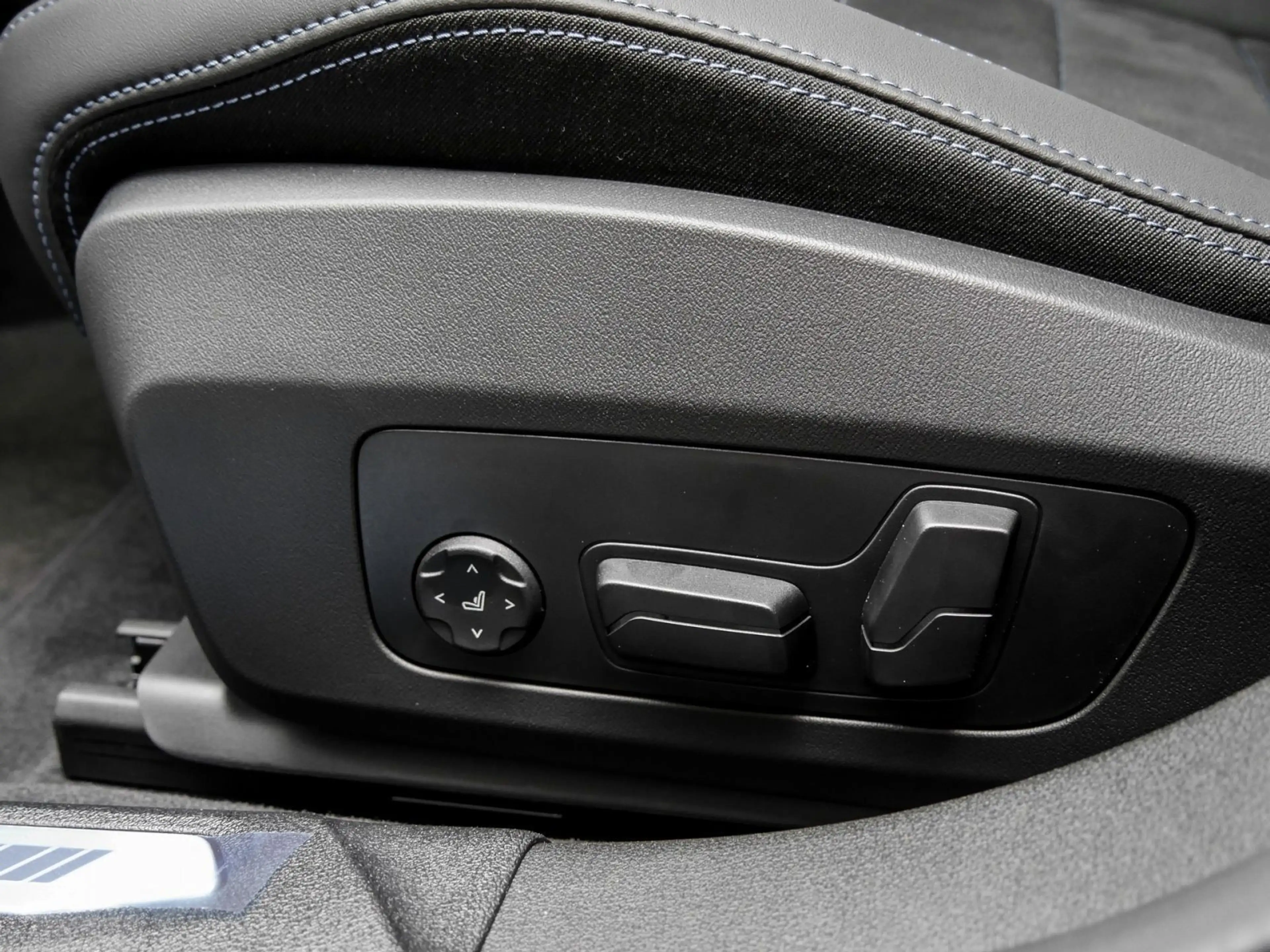BMW 135 M135 xDrive M Sport HUD PANO ACC 360°KAM RFK LM — photo 13