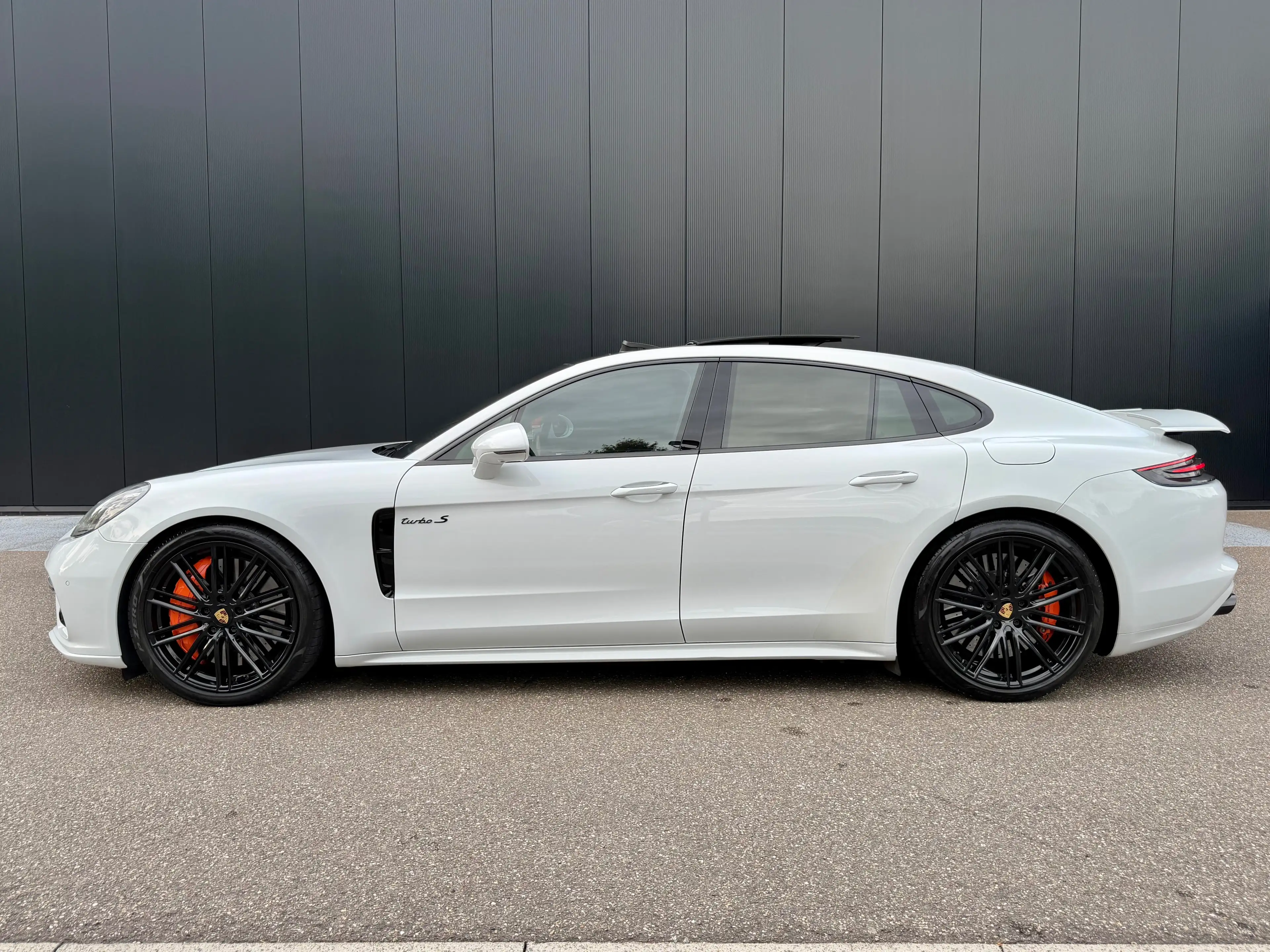 Porsche Panamera Panamera Turbo e-Hybrid S 4.0 V8 Bi-Turbo PHEV PDK (500 kW) — photo 8
